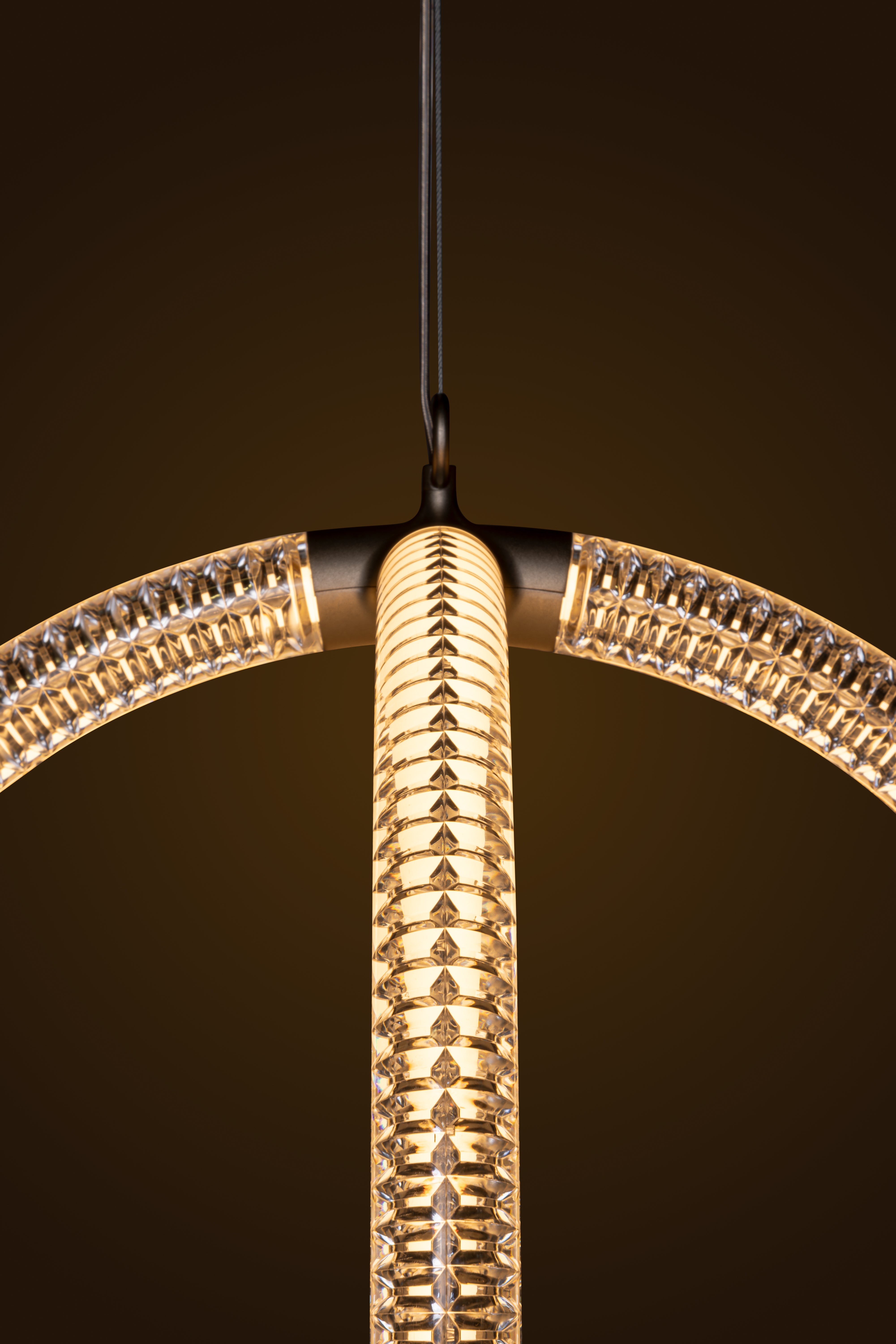 Závesná lampa LUMINORA priehľadná