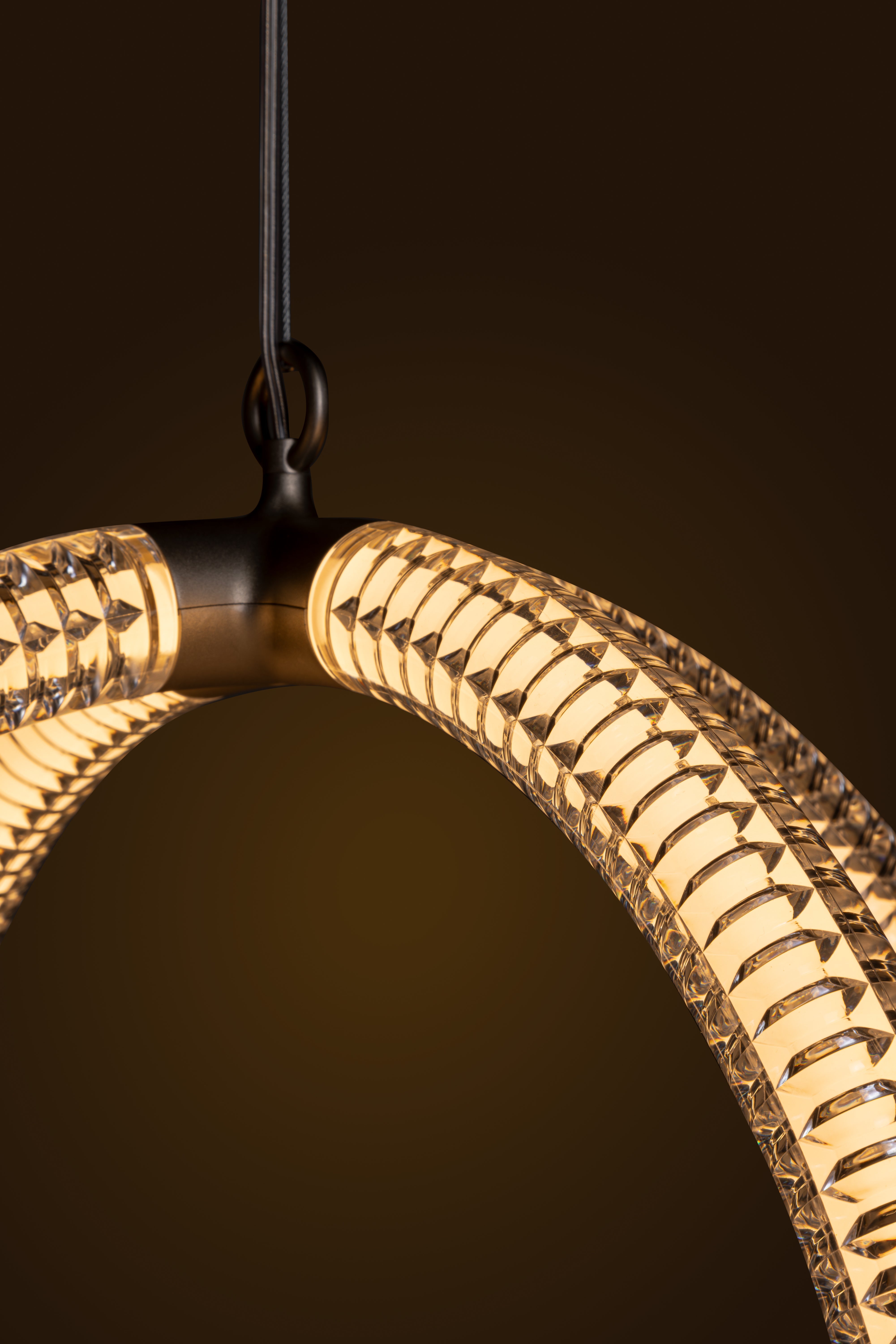 Závesná lampa LUMINORA priehľadná