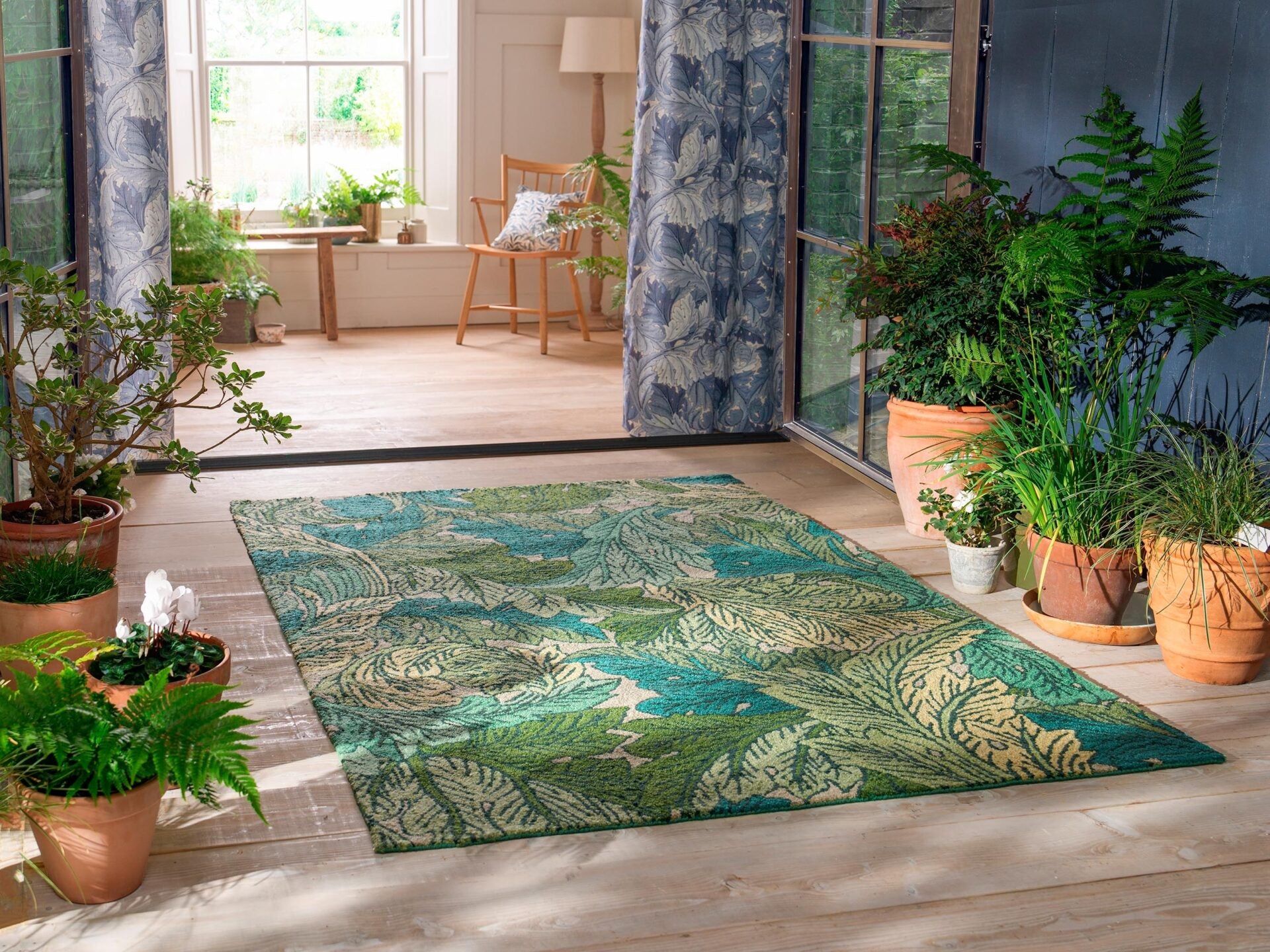 Acanthus Nettle Sky Blue green rug