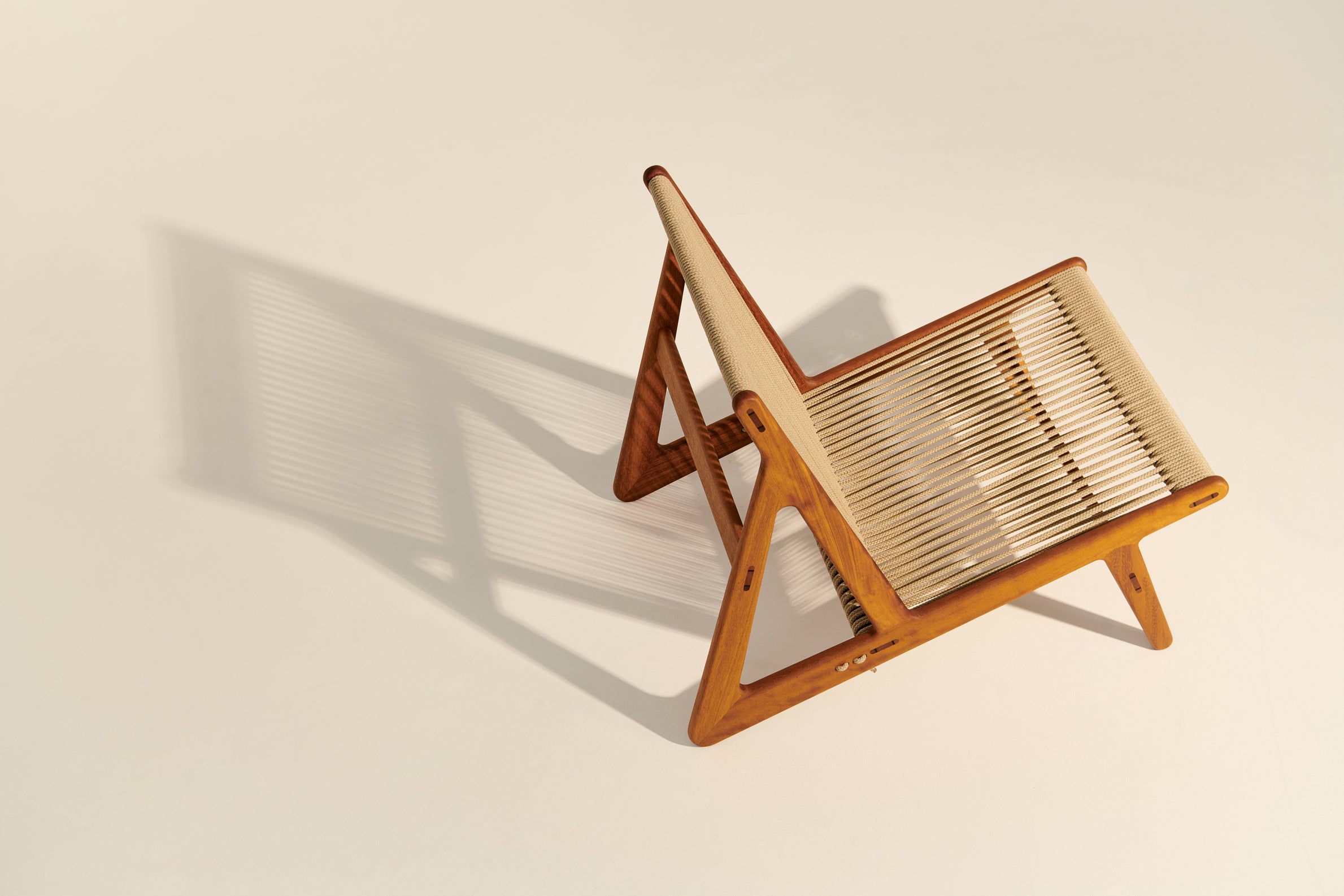 Záhradné kreslo MR01 z iroko dreva