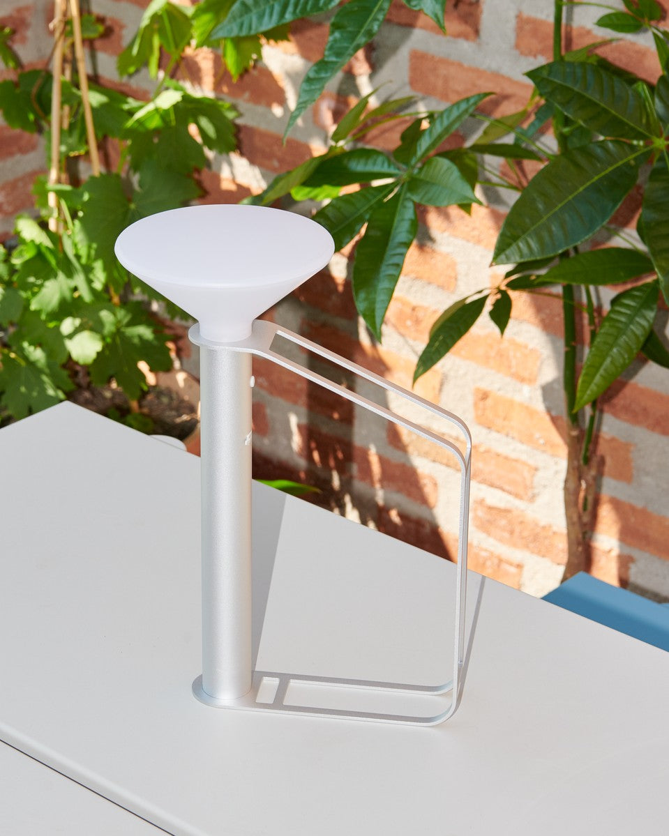 Prenosná vonkajšia lampa PITON strieborná