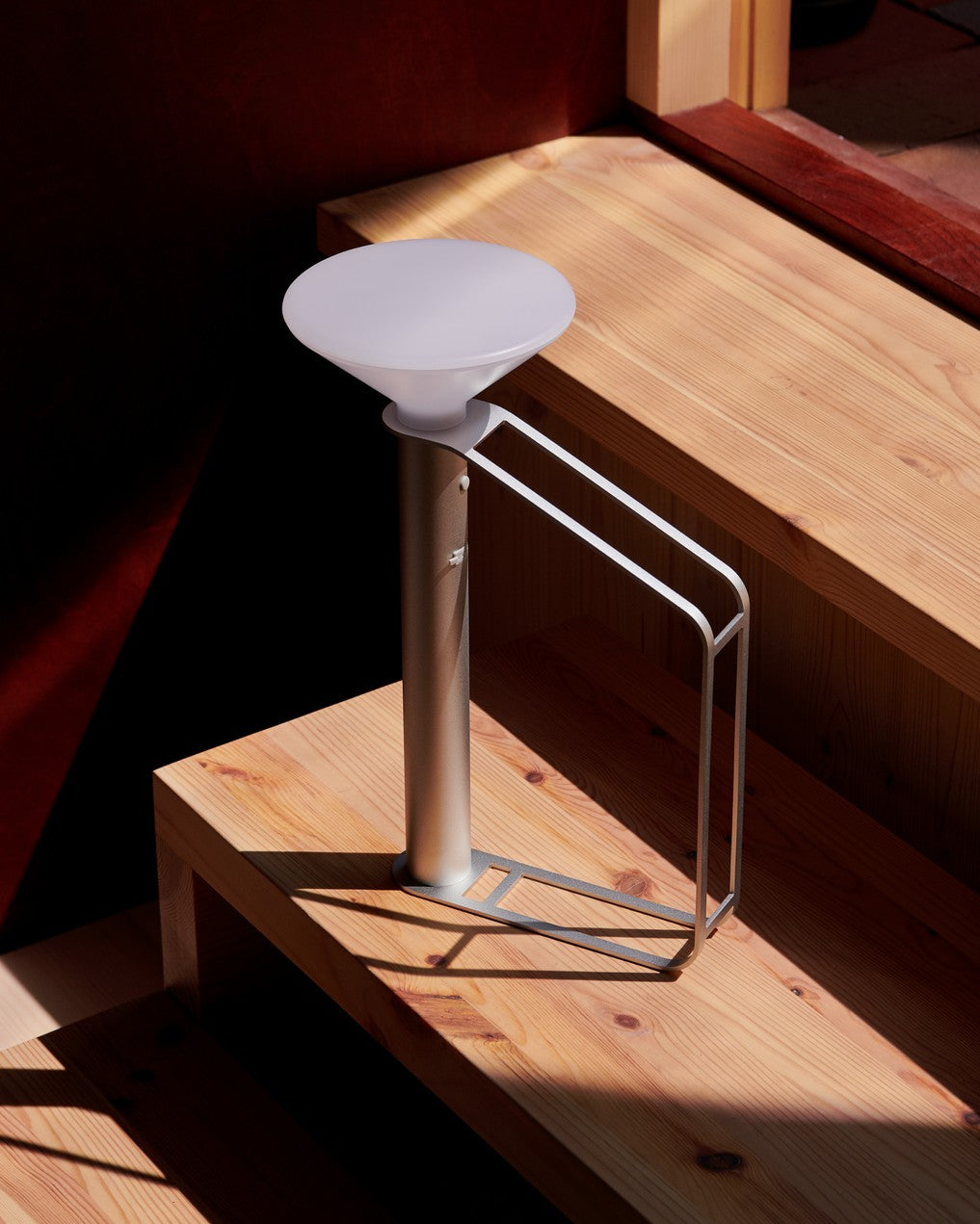 Prenosná vonkajšia lampa PITON strieborná