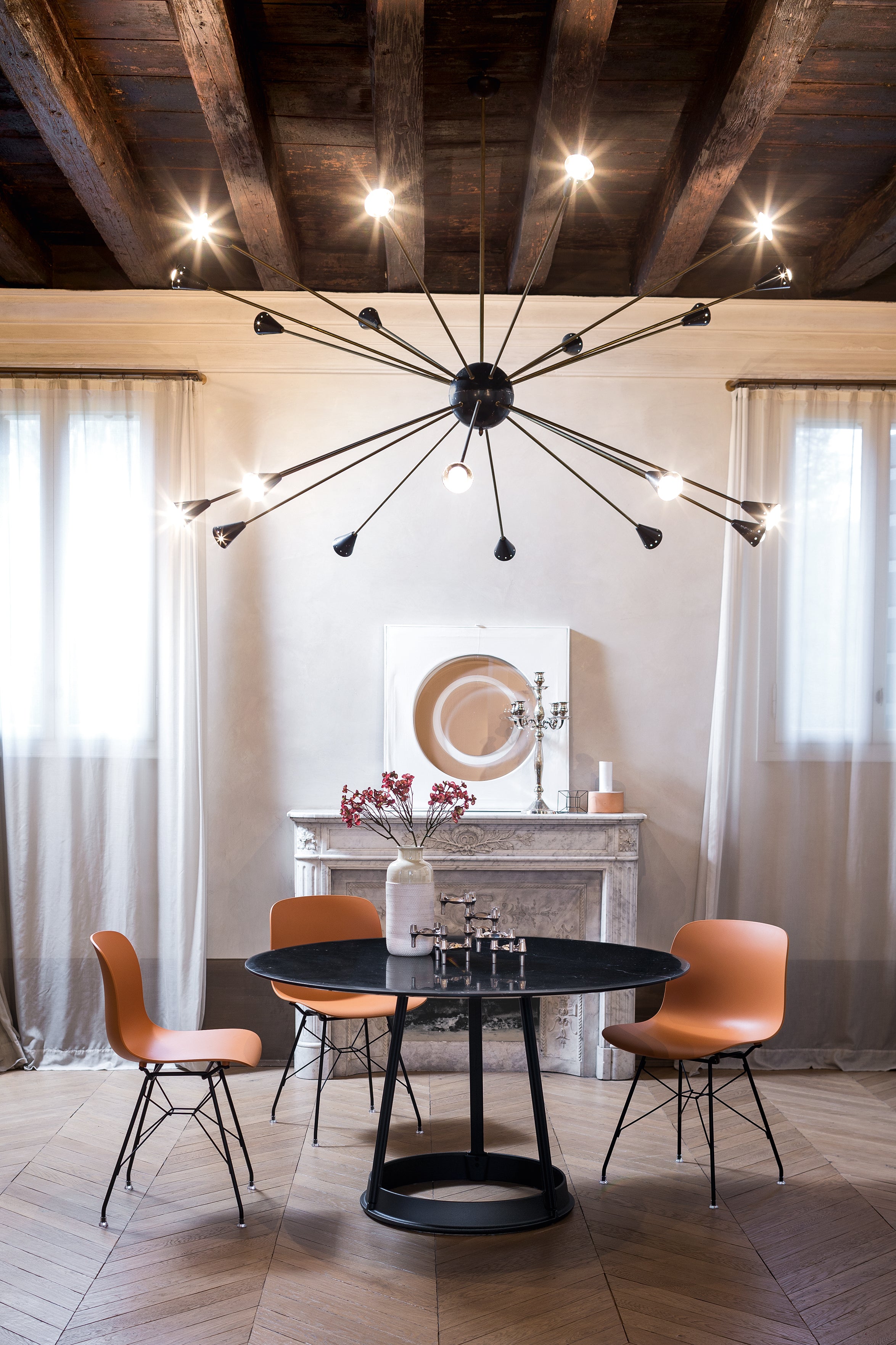 Round table BRUT white marble with red base