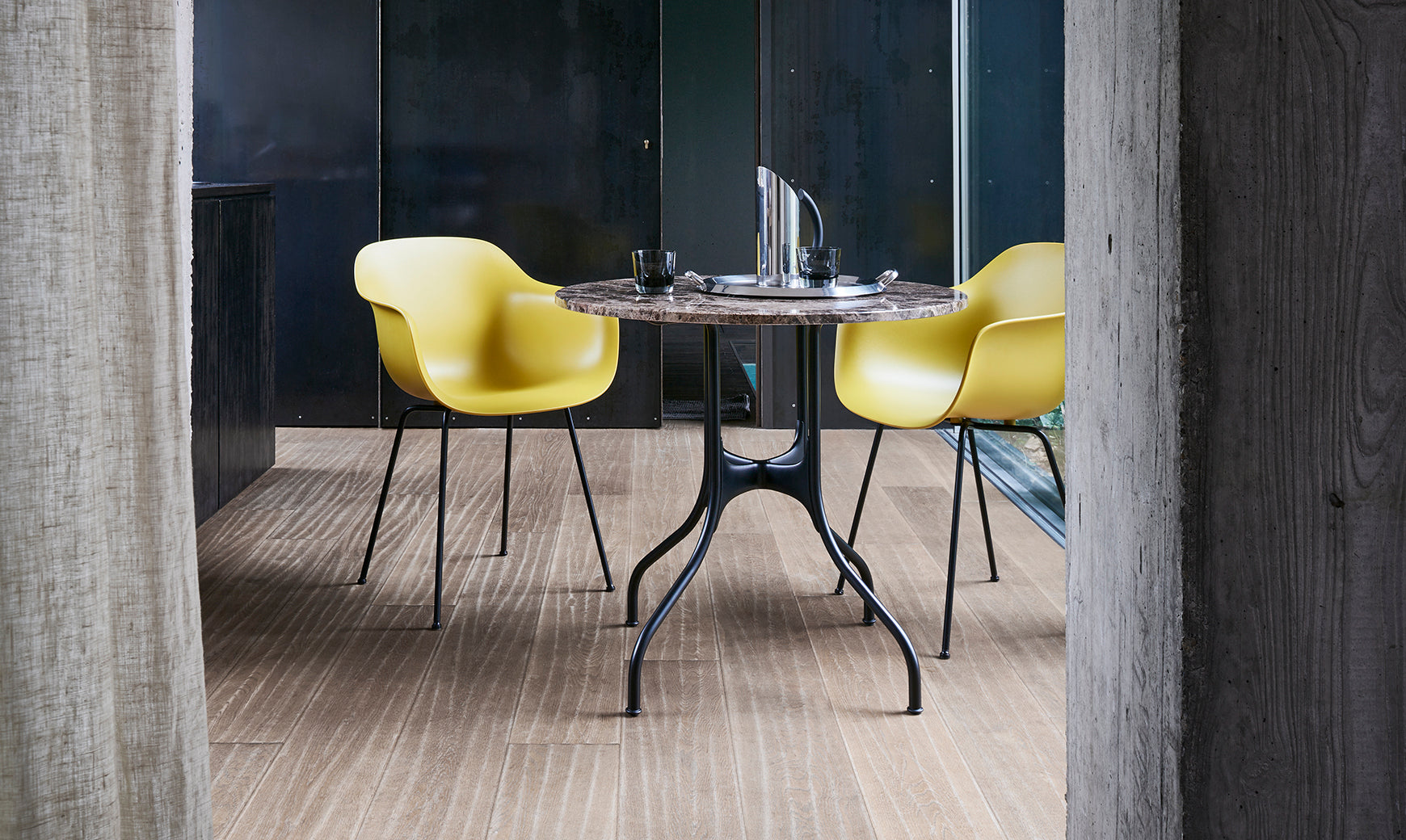 SUBSTANCE armchair in white with a metal base