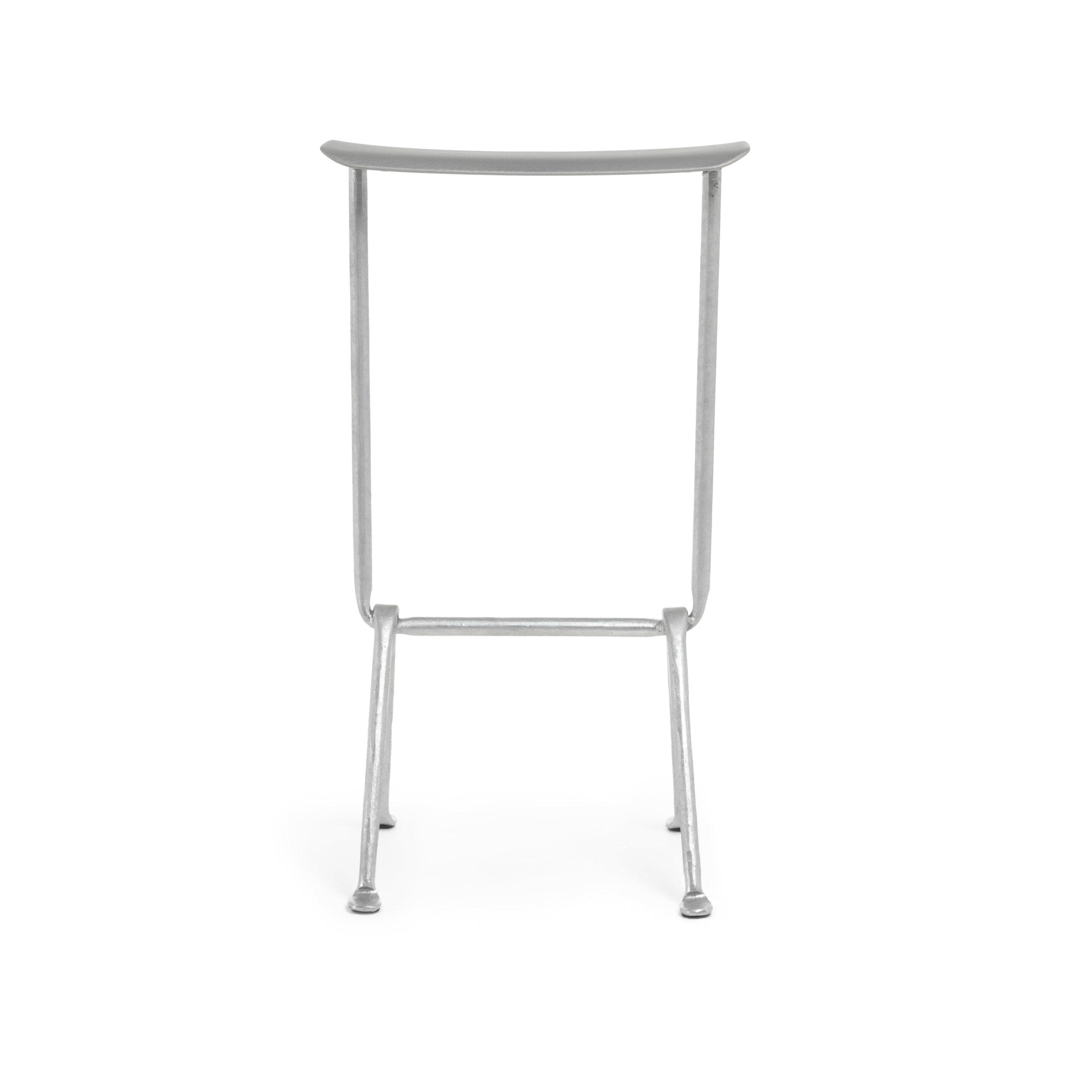 Barový stôl OFFICINA s kovovou základňou a kovovým sedadlom