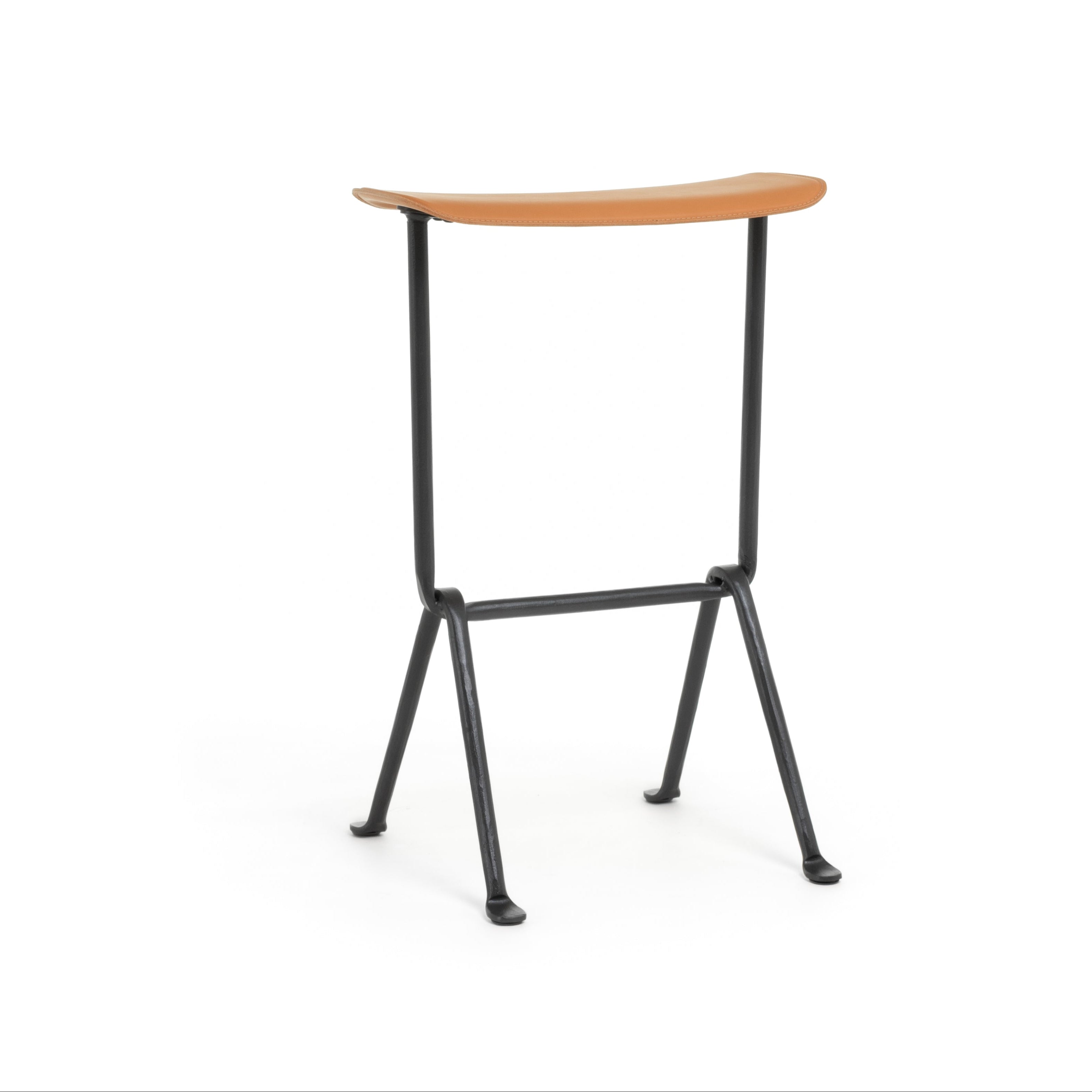 OFFICINA bar stool with an anthracite base and cognac leather seat