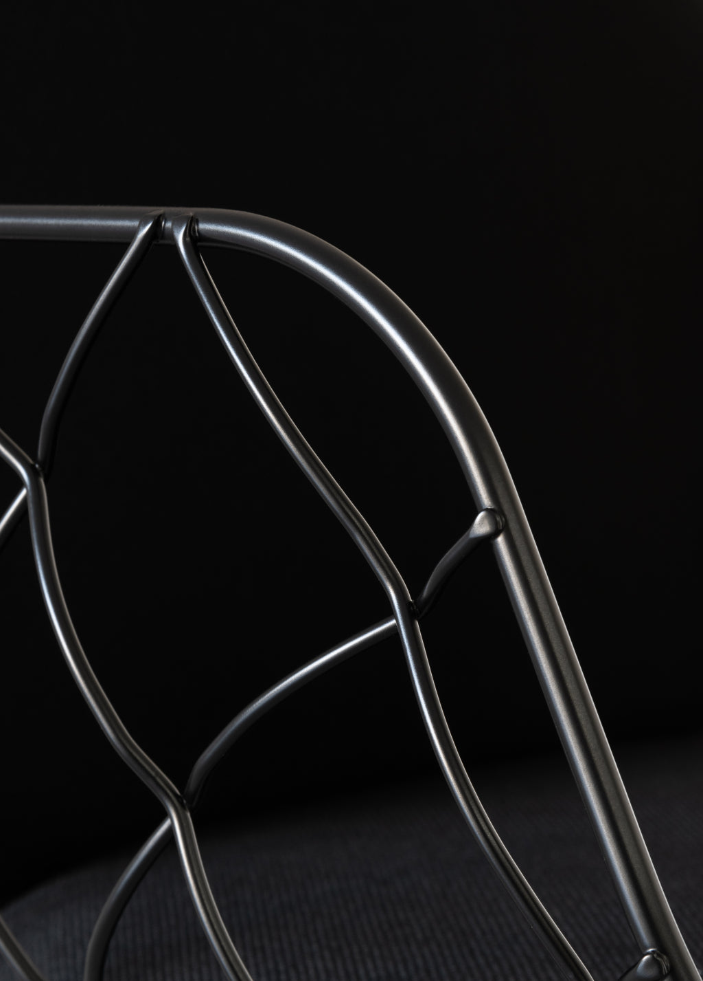 PIÑA chair in white with an ash base