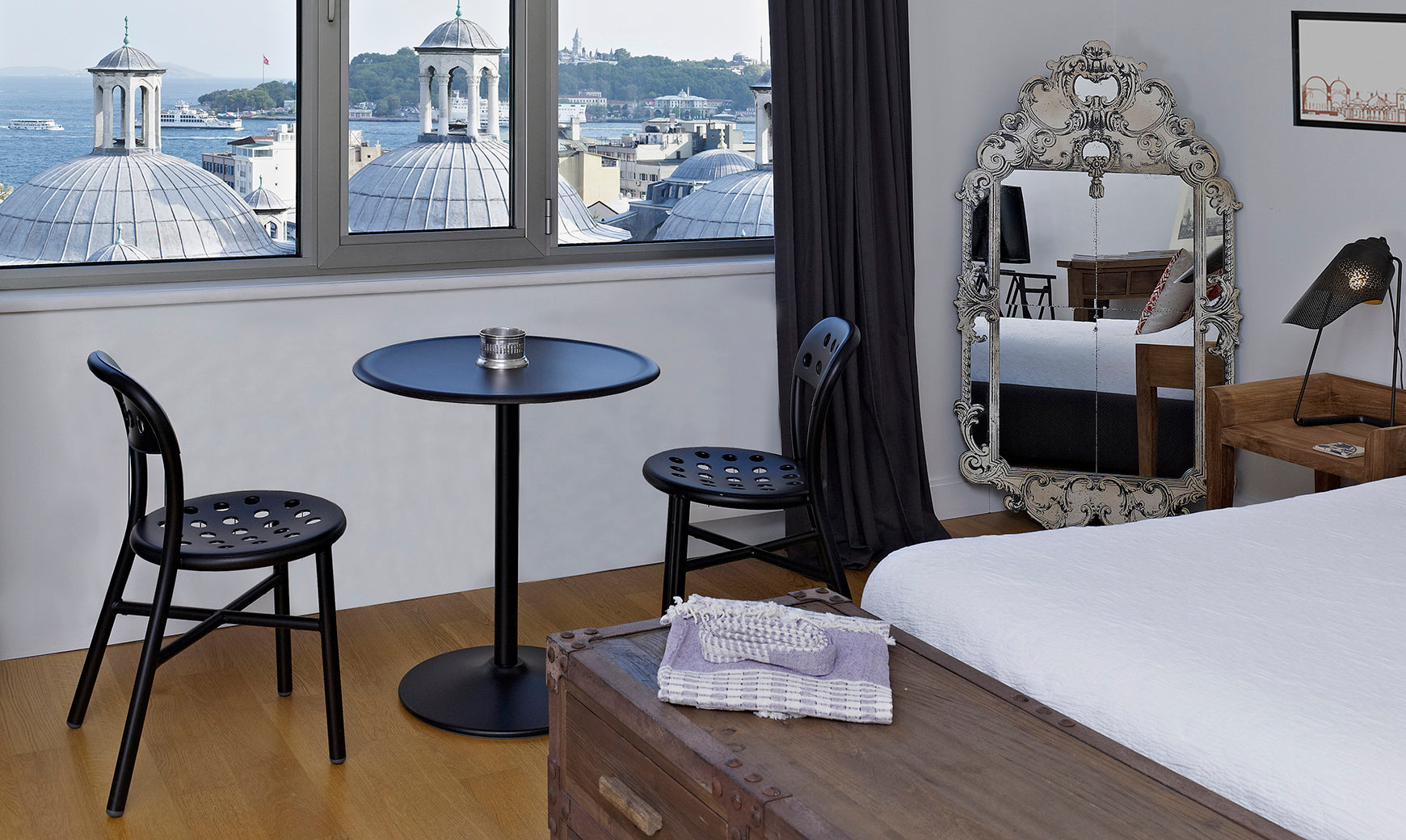 Záhradná stolička PIPE čierna