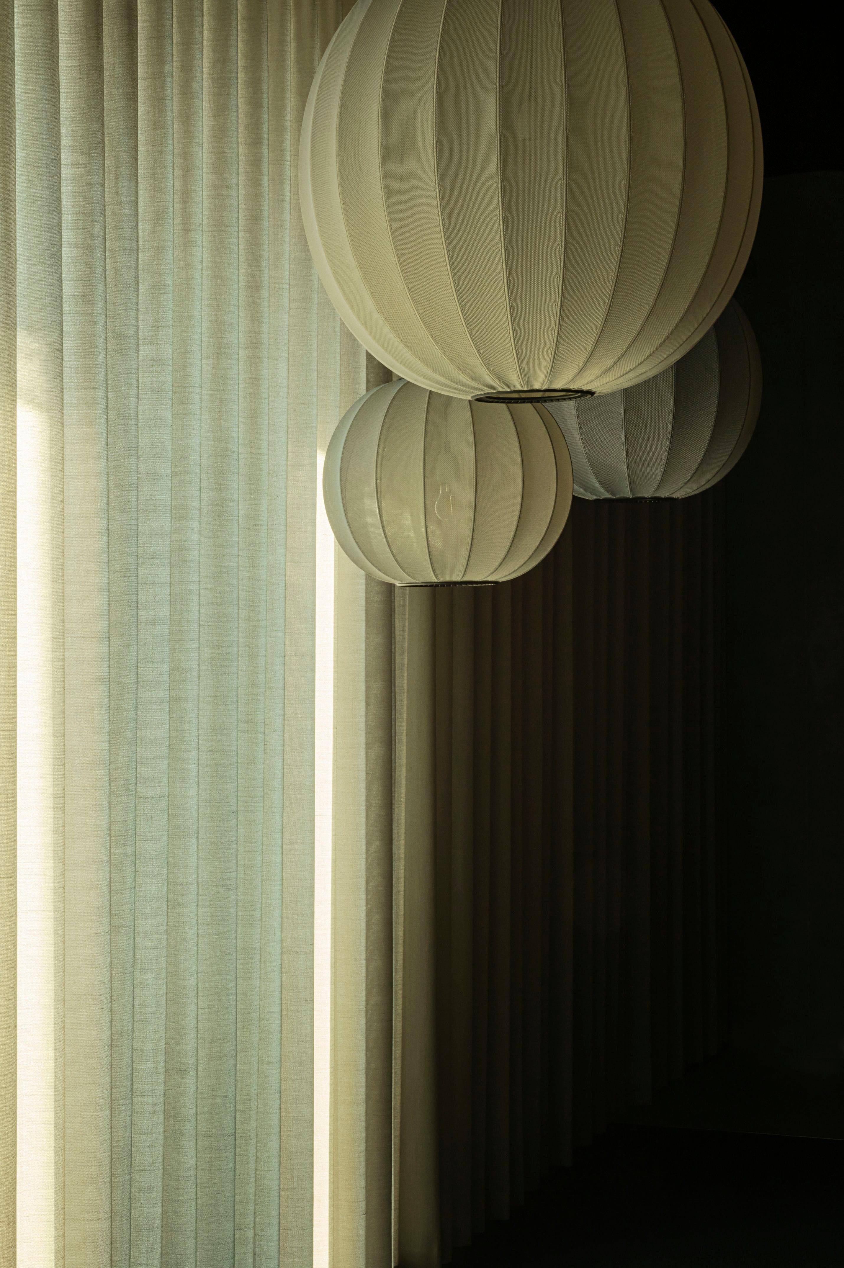 Závesná lampa KNIT-WIT ROUND čierna