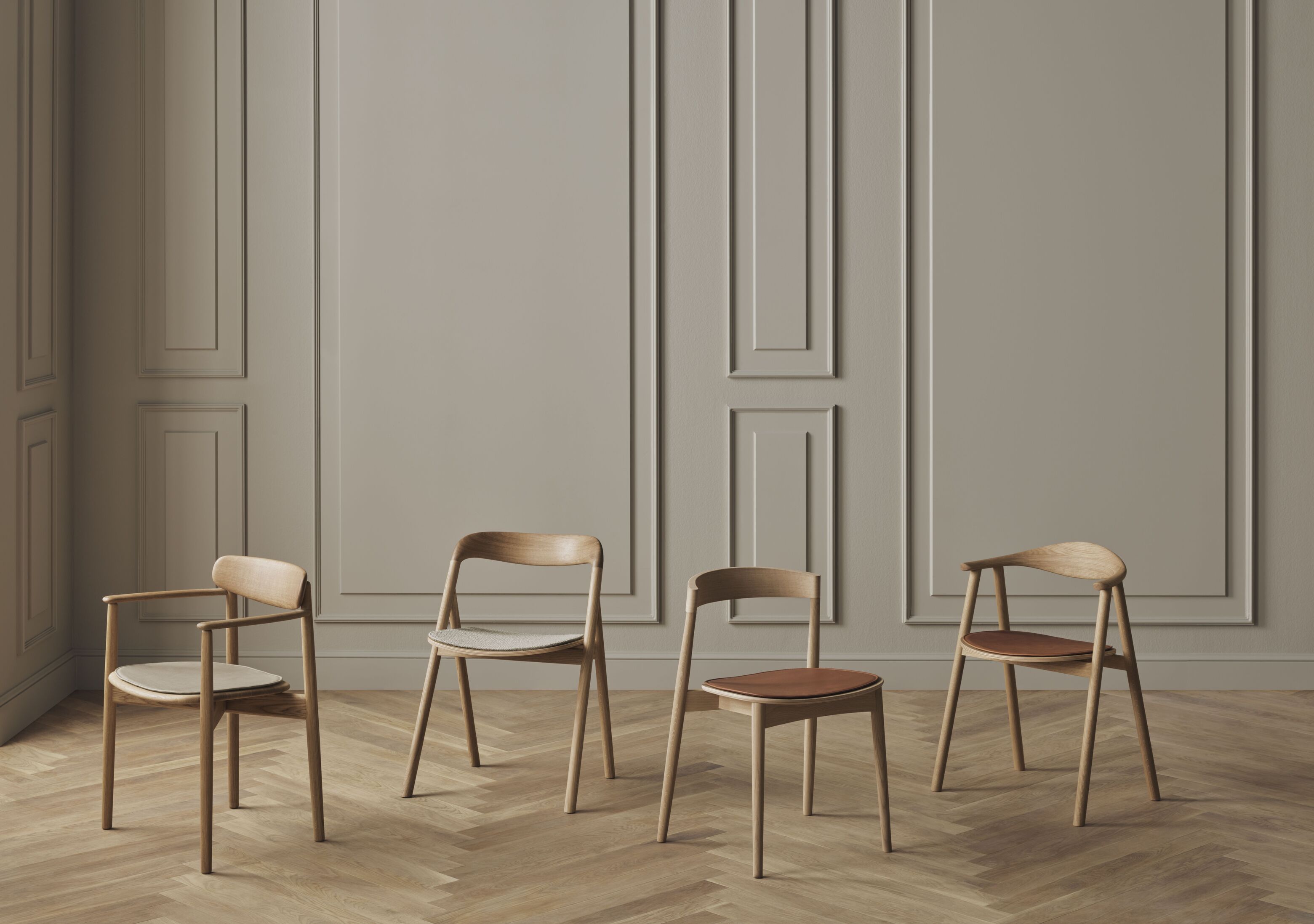 Čalúnená stolička FENRI s bielenou drevenou základňou