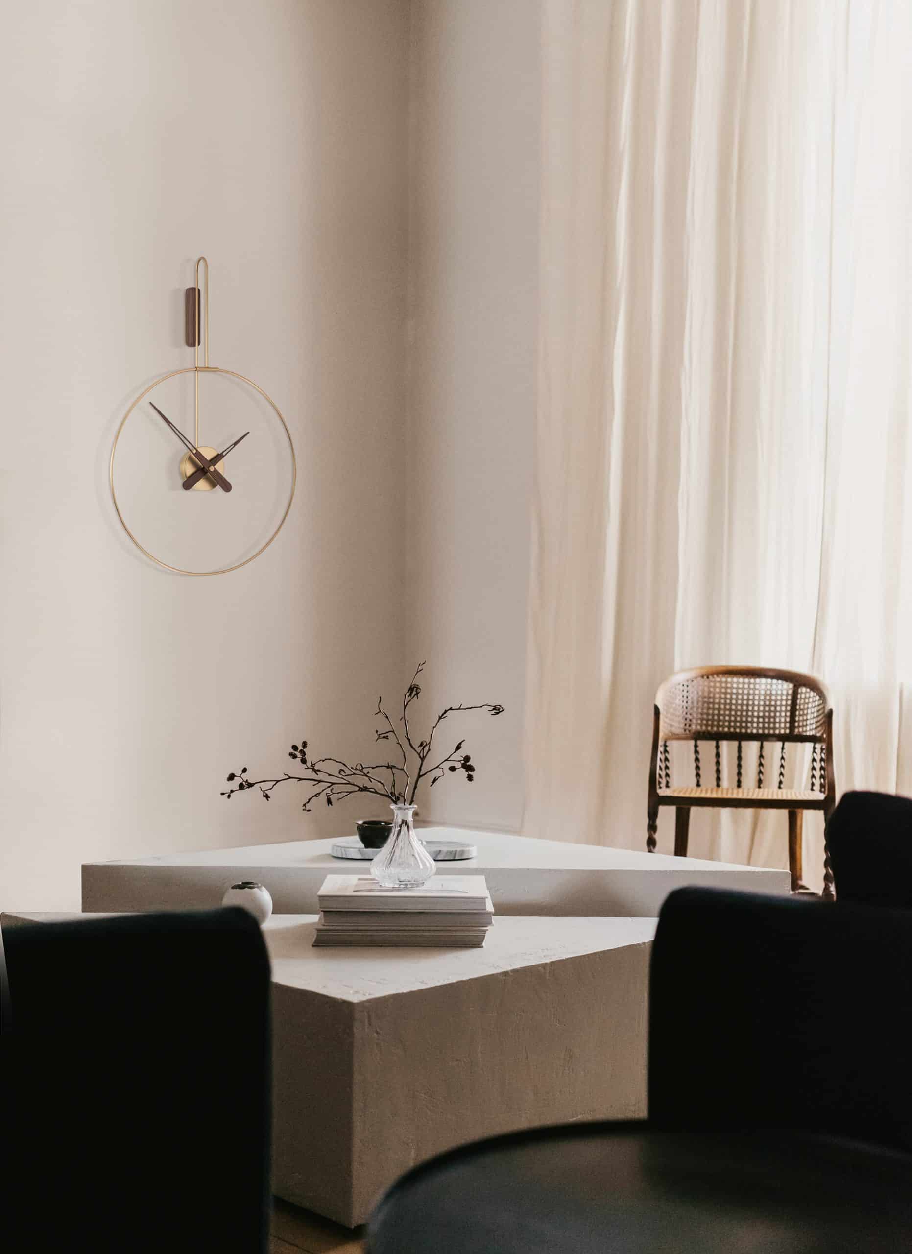 Nástenné hodiny MICRO DARO orechové drevo s mosadzným detailom