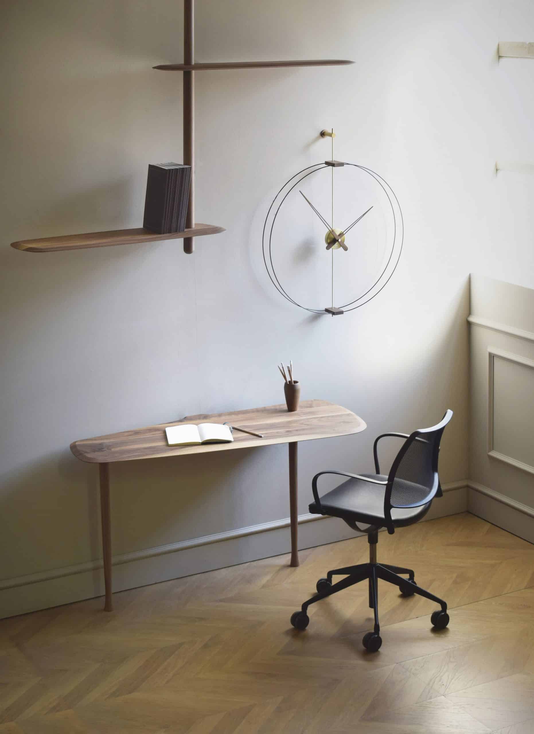 Nástenné hodiny BARCELONA MINI orechové drevo s čiernou a zlatou