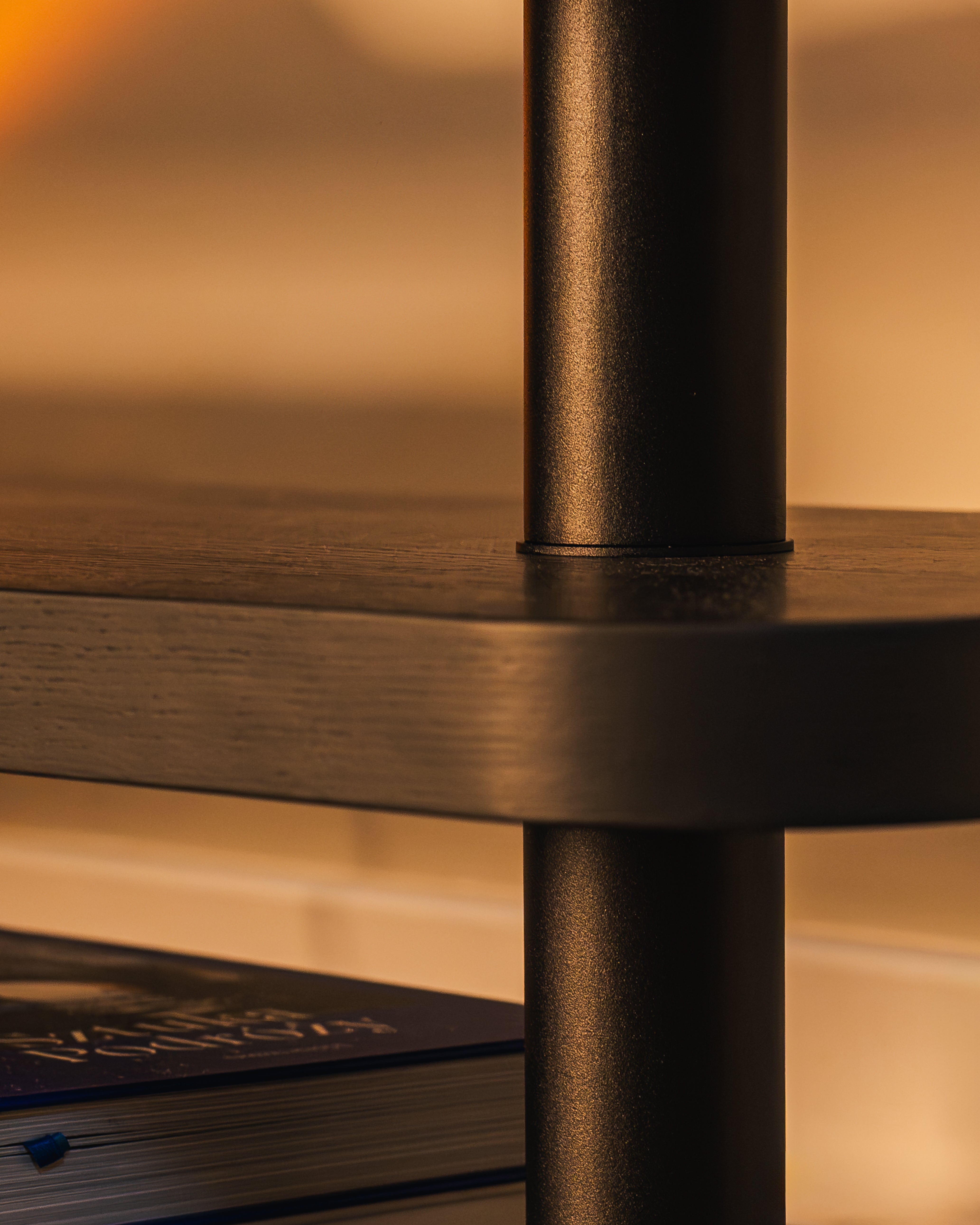 Regál MOD čierny dyha s čiernymi prvkami