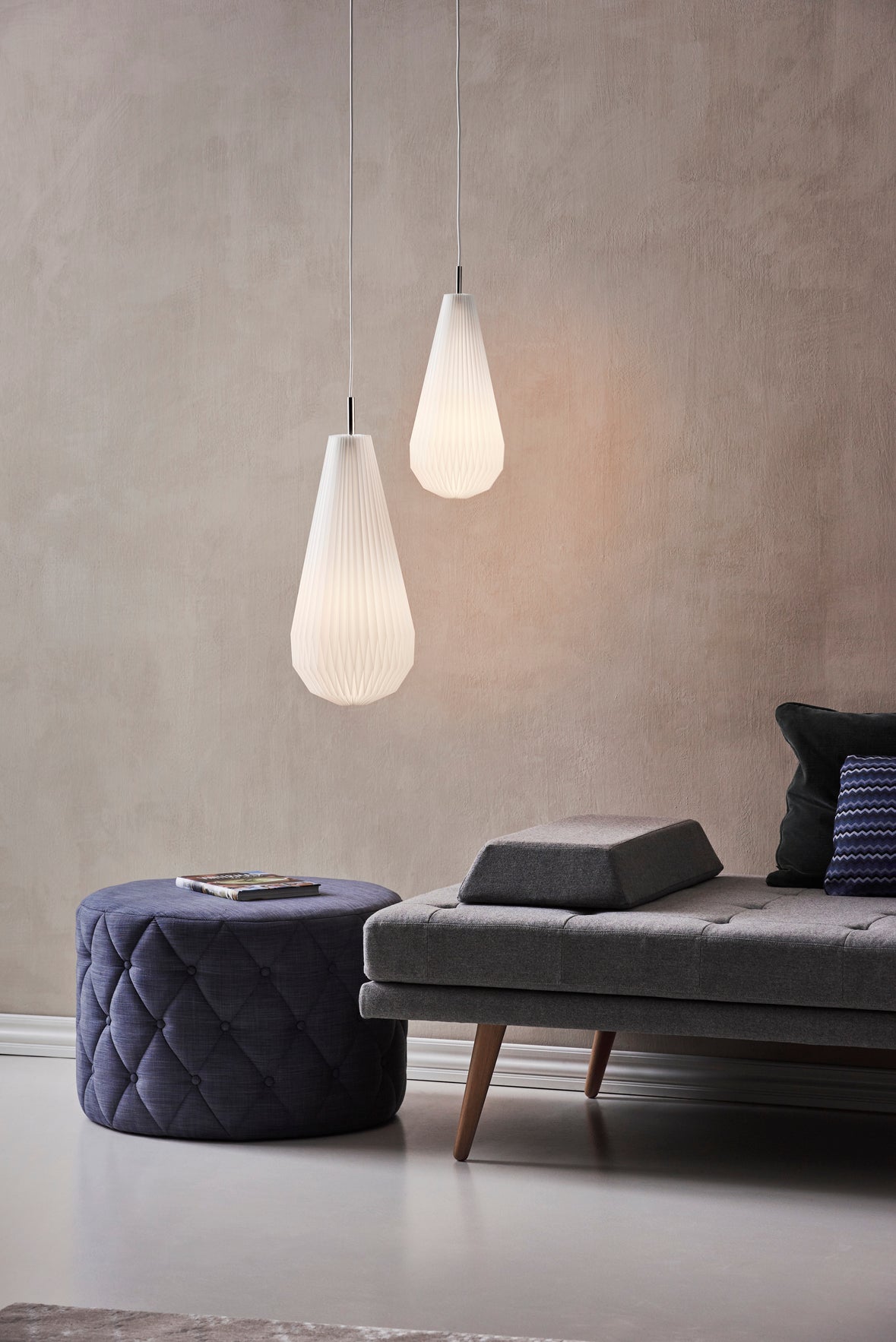 Závesná lampa MODEL 181 COMET biela so strieborným