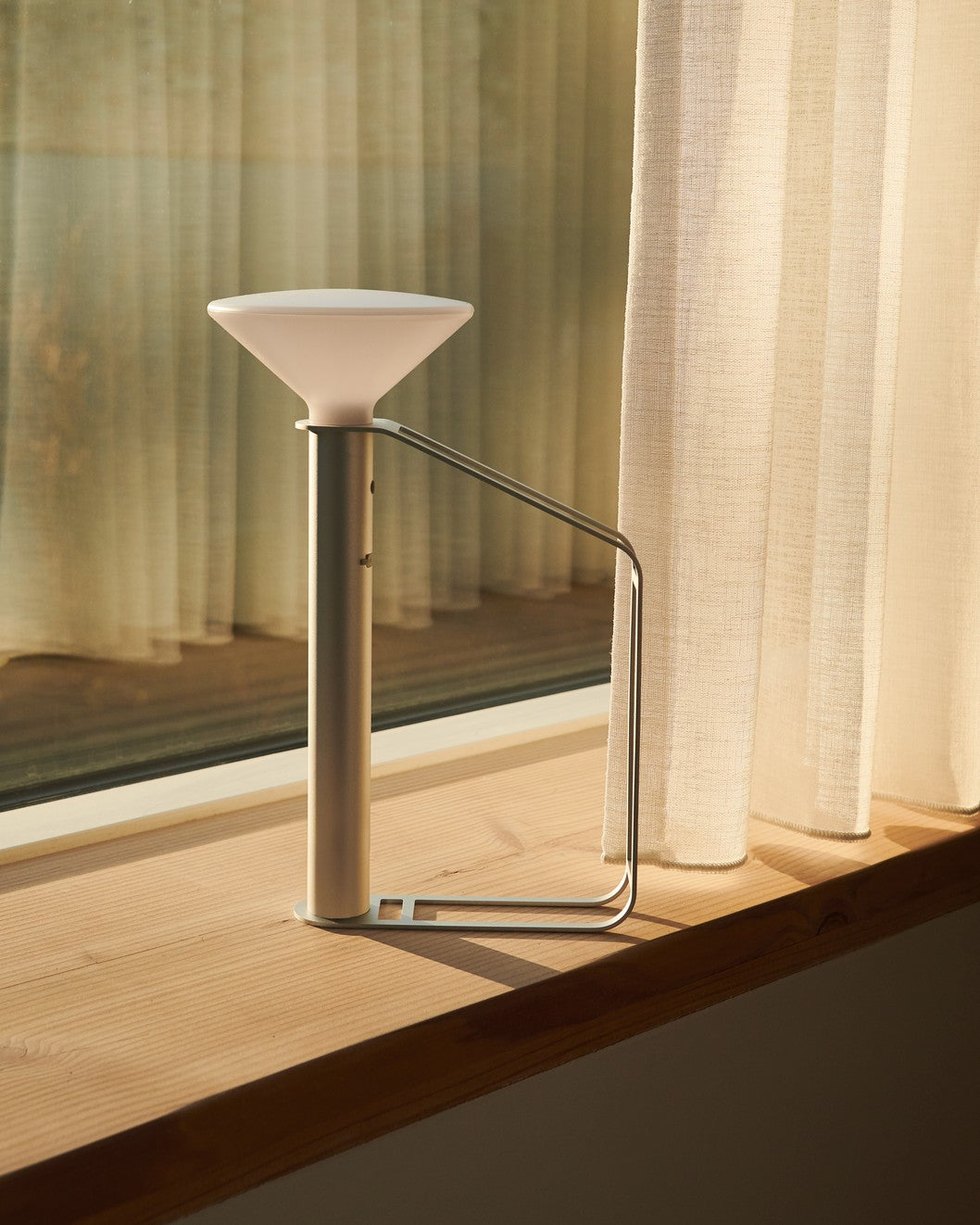 Prenosná vonkajšia lampa PITON strieborná