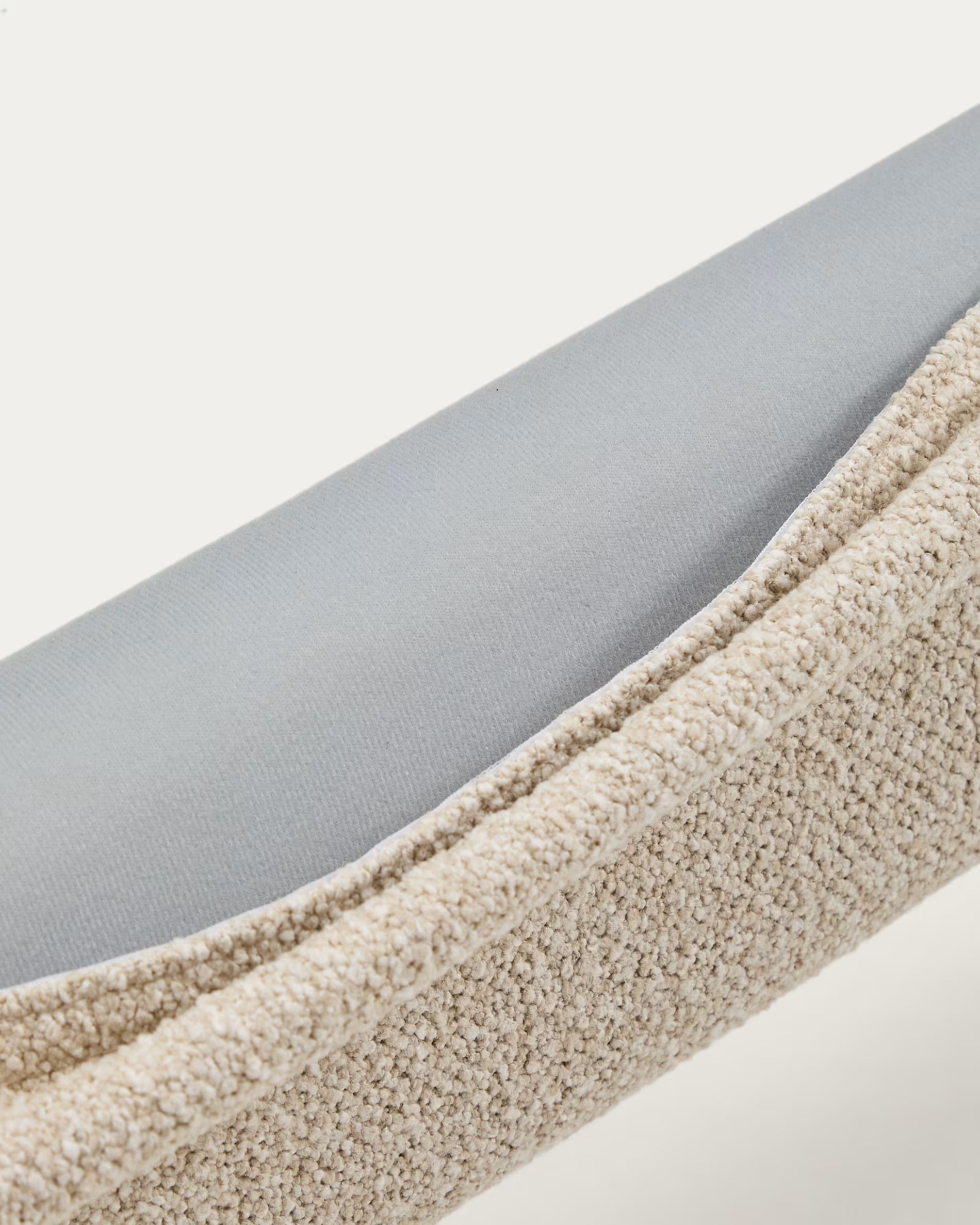 Posteľ ODINA ecru s tmavohnedým jaseňovým podstavcom