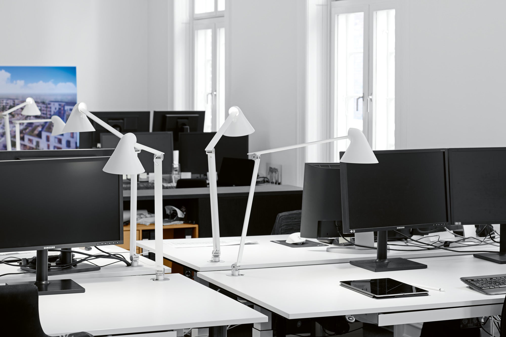 Stolná lampa NJP biela