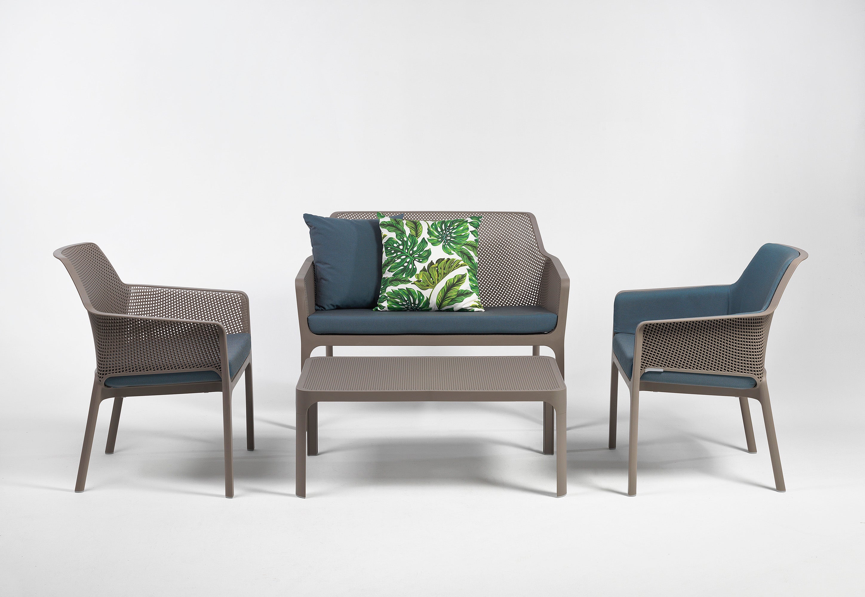 NET taupe outdoor bench