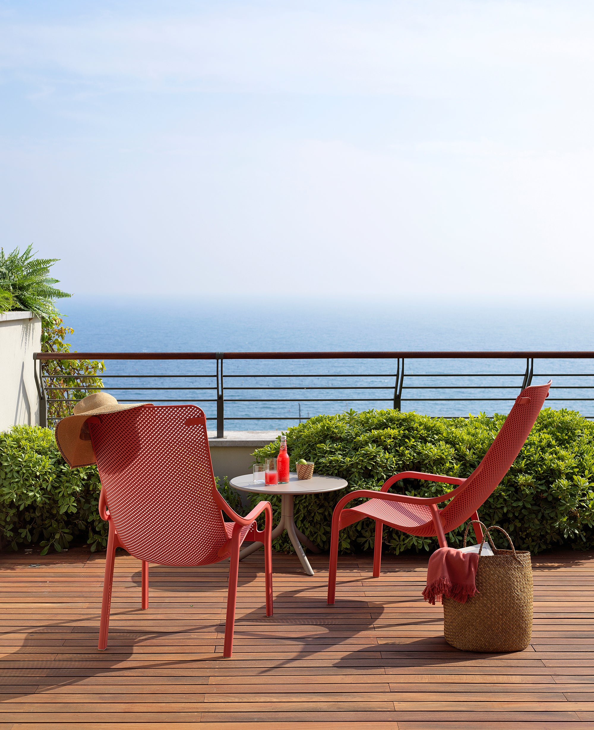 Coral NET Outdoor Armchair