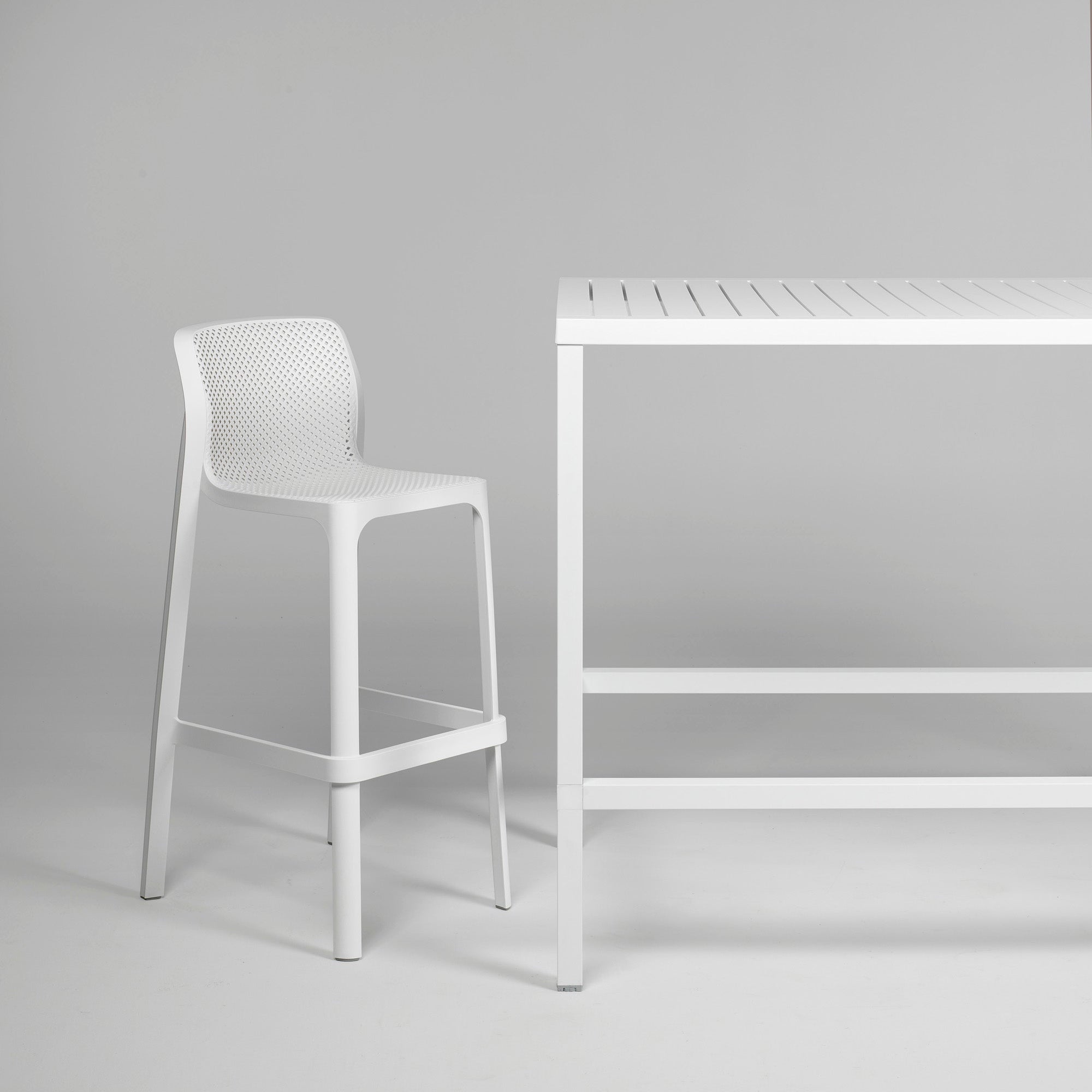 White NET Outdoor Stool
