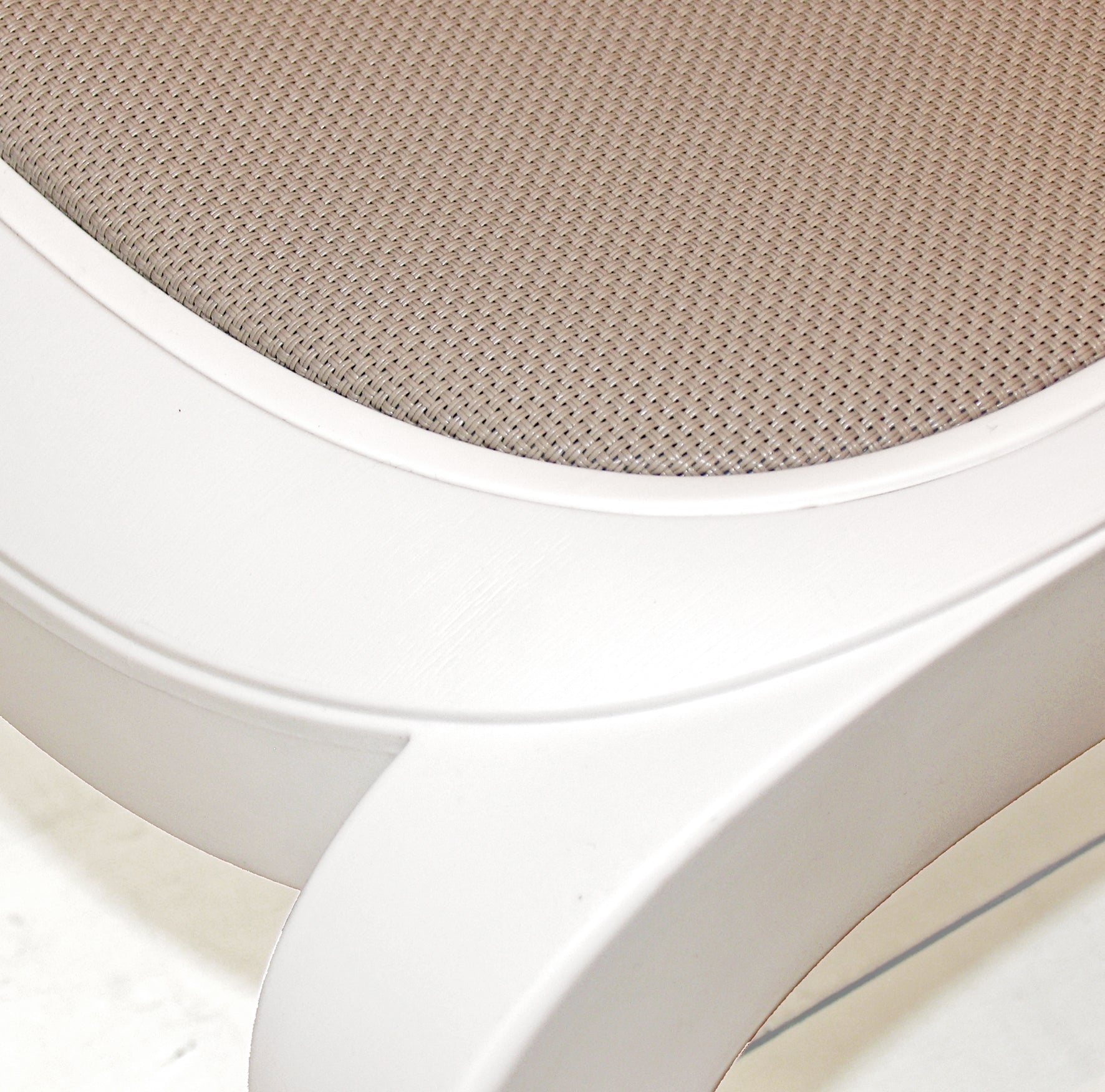 ALFA taupe outdoor lounge chair