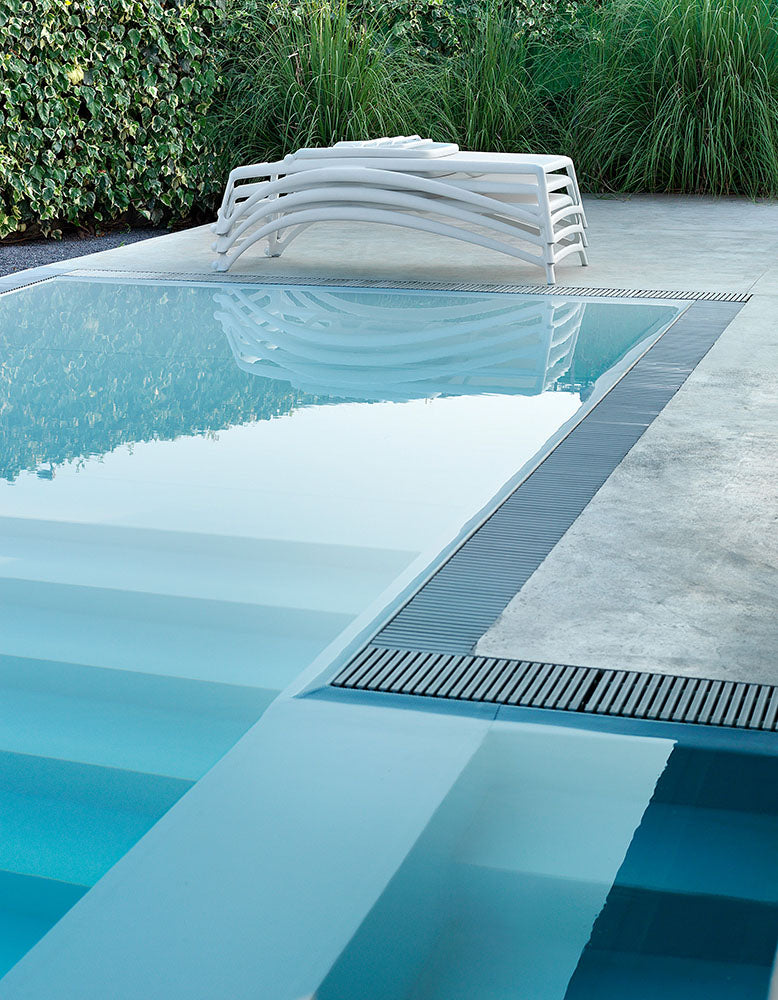 ATLANTICO White Outdoor Lounger