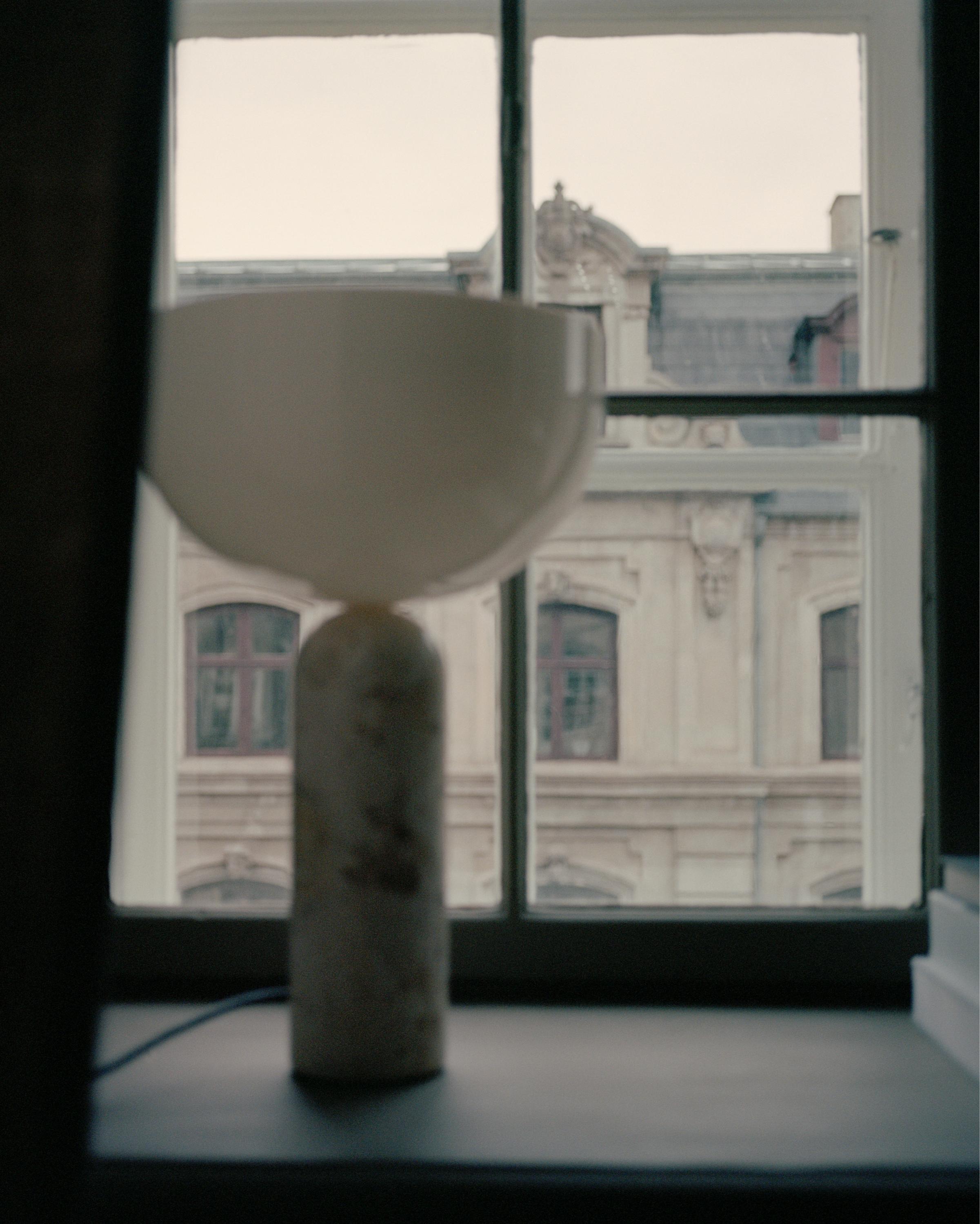 KIZU Table Lamp Cream Marble