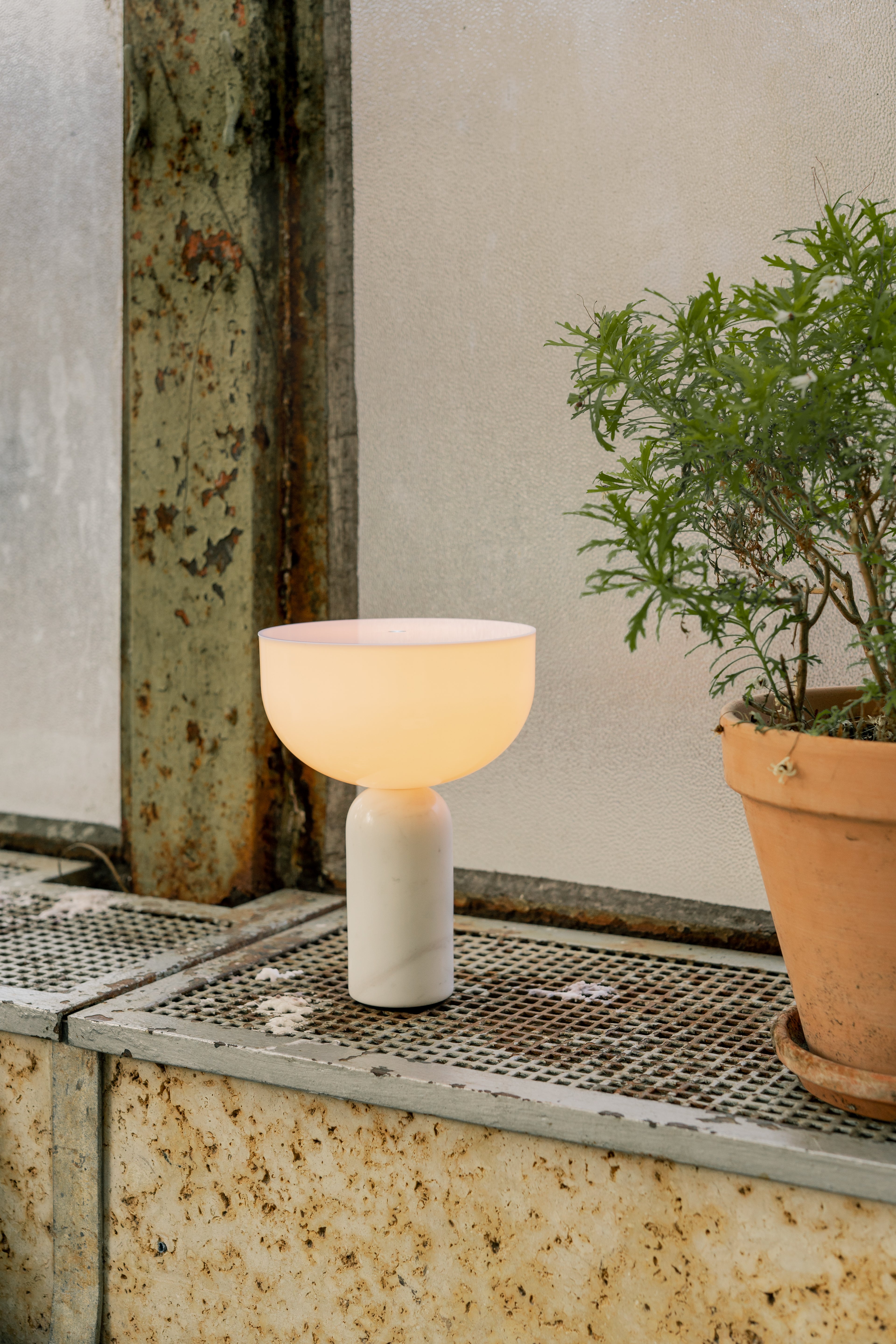 Prenosná lampa KIZU biely mramor