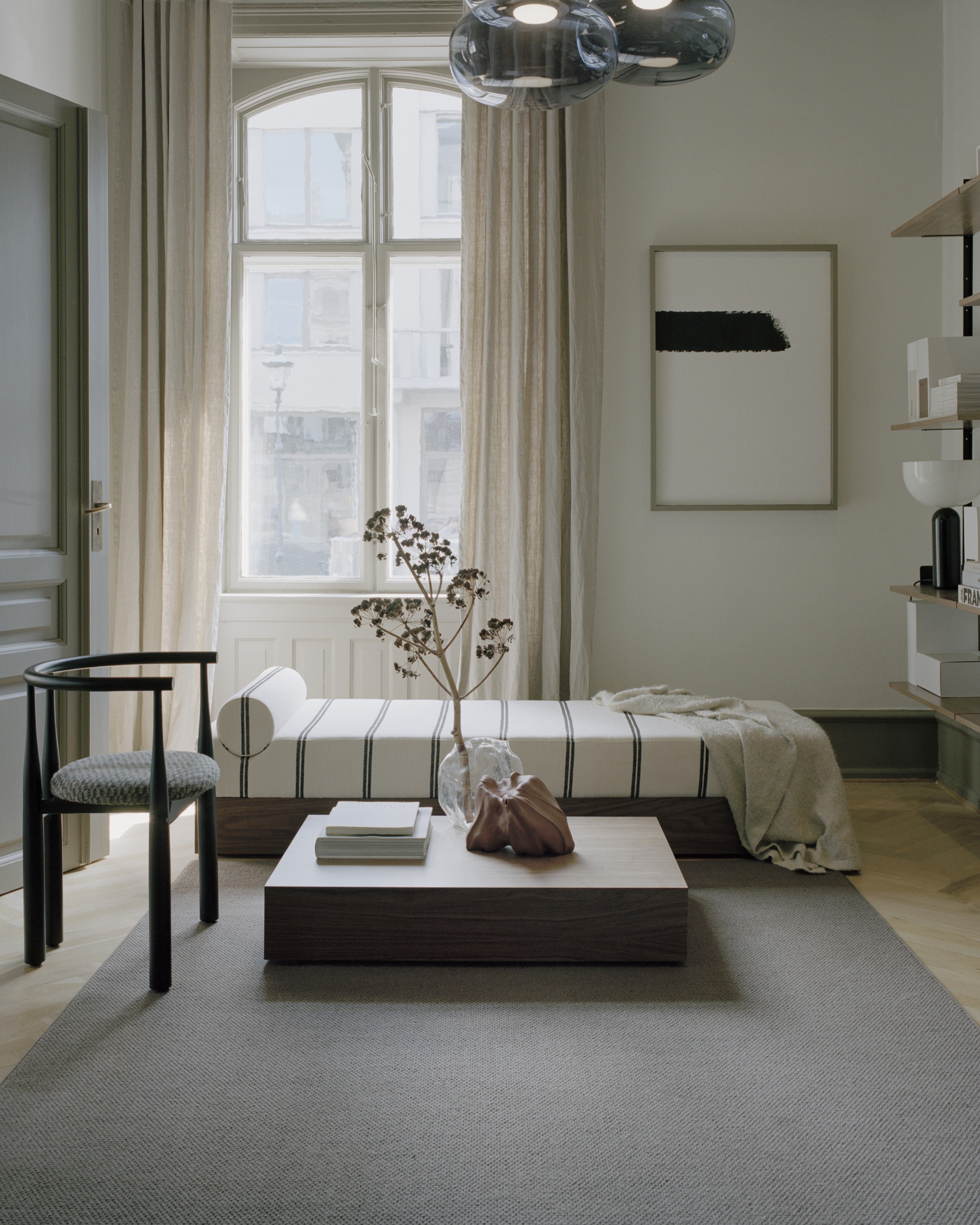 Mass veneer veneer coffee table