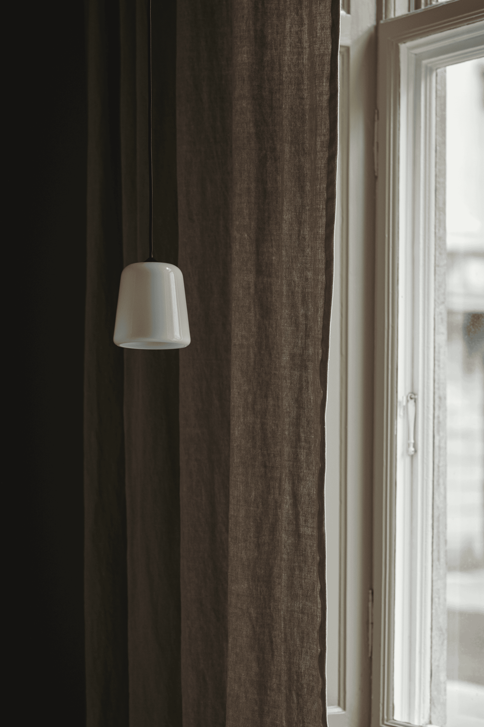 Hanging lamp material black marble