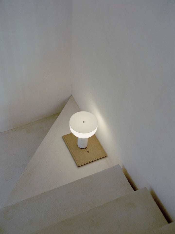Prenosná lampa KIZU biely mramor