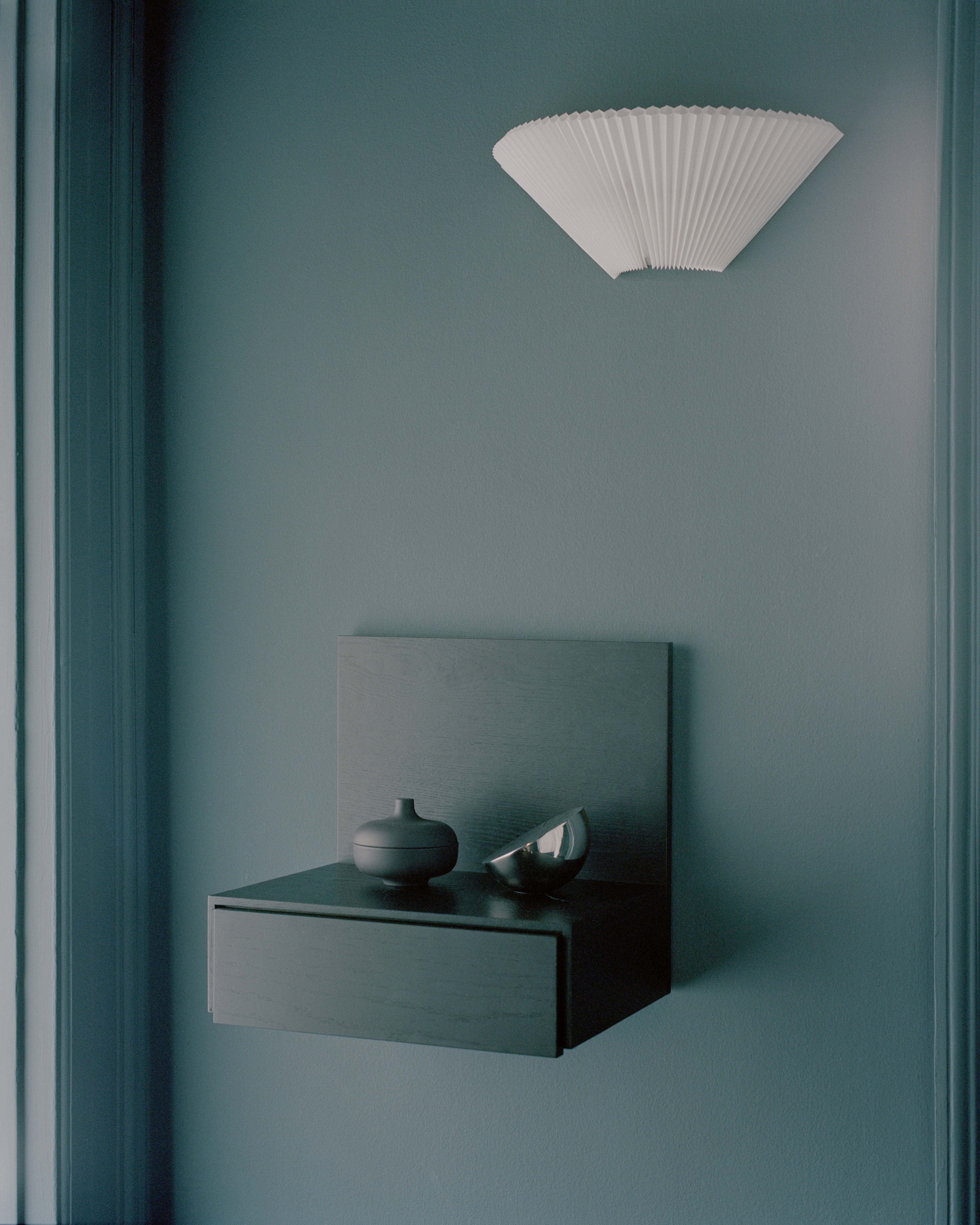 Szafka wisząca TANA czarny fornir dębowy