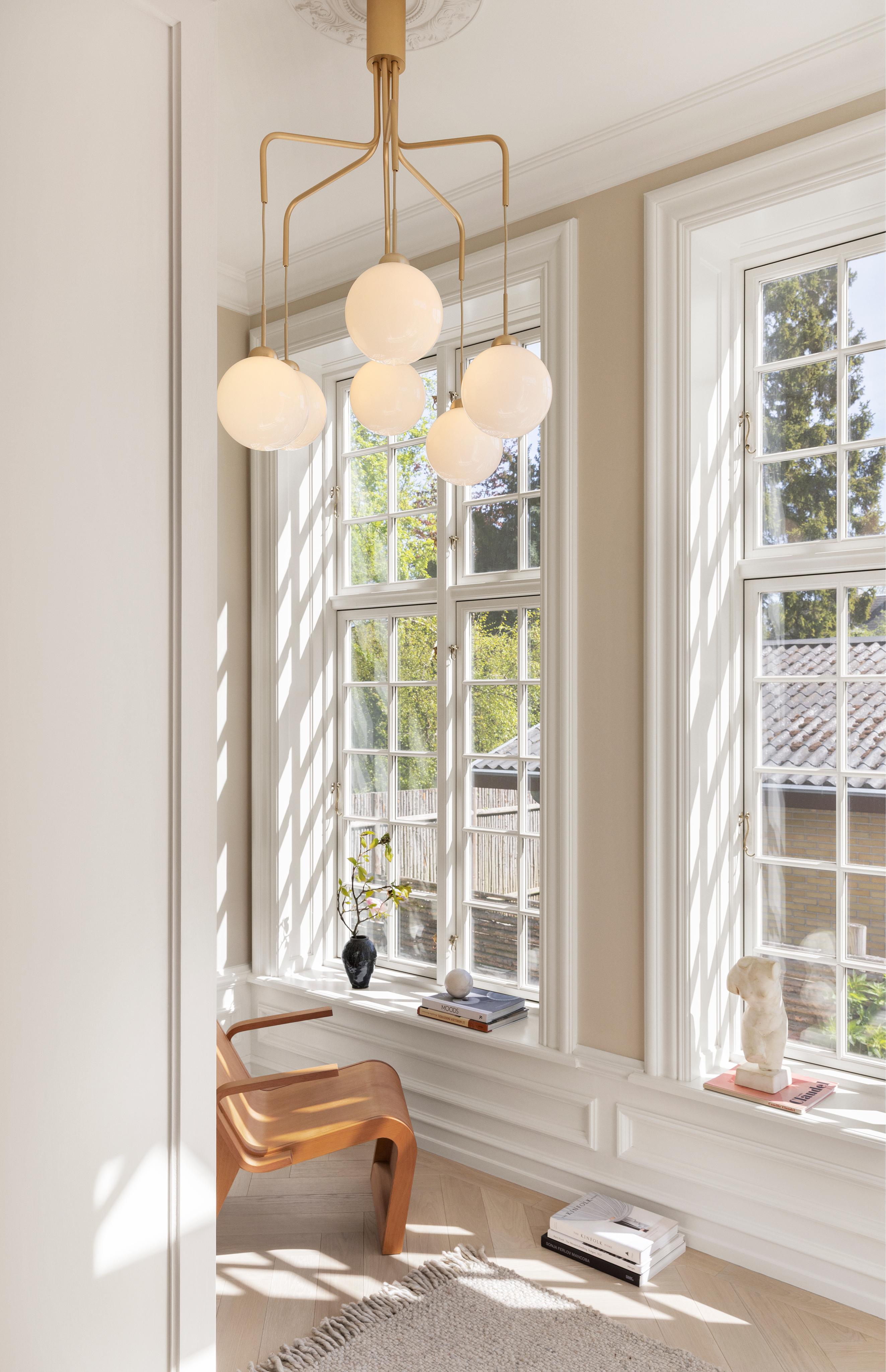 APIALES CLUSTER 6 Pendant Lamp in Brass with Opal Glass [Antonina] [Amelia spr]