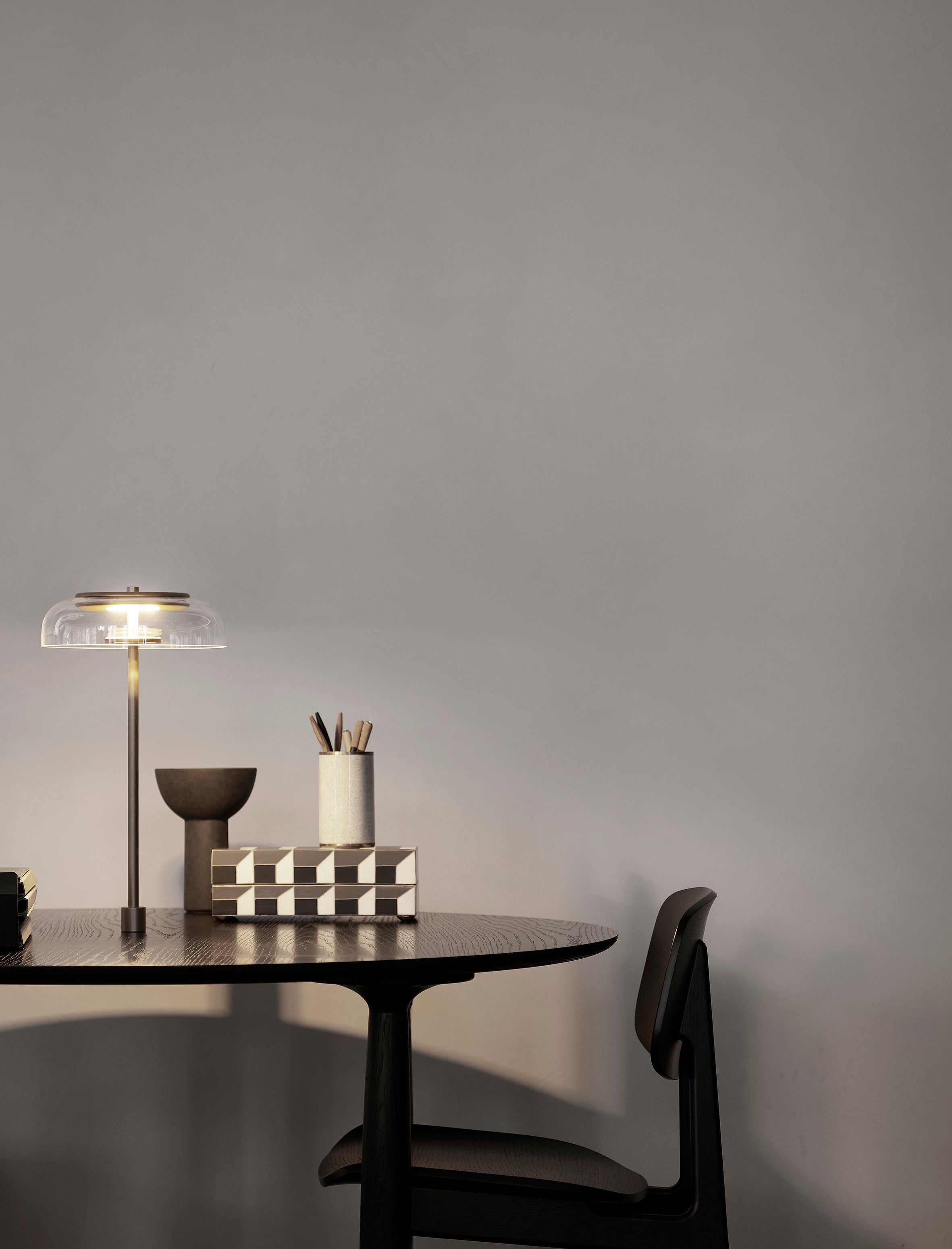 Stolná lampa BLOSSI zlatá s priehľadným sklom