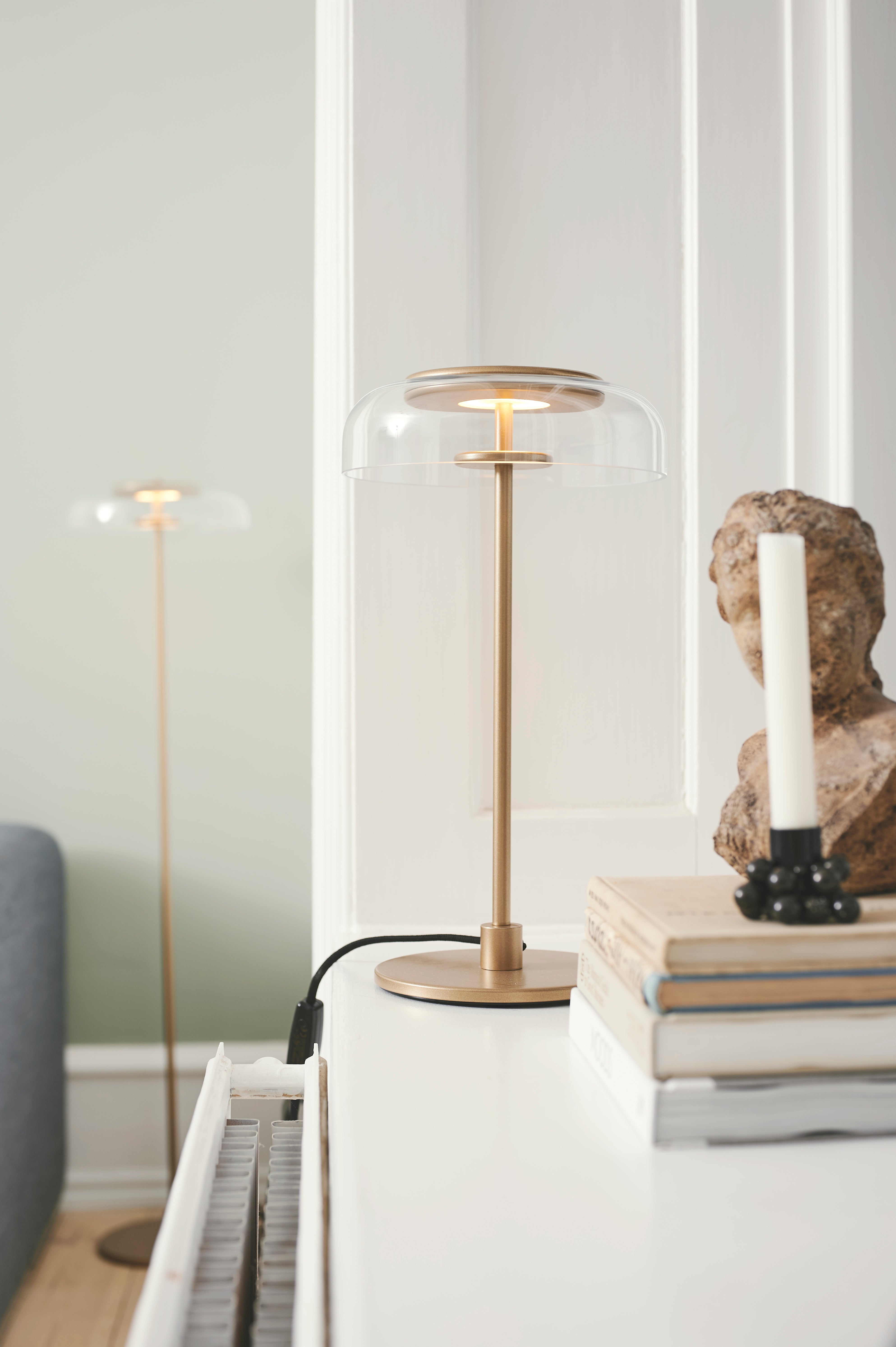 Stolná lampa BLOSSI zlatá s priehľadným sklom