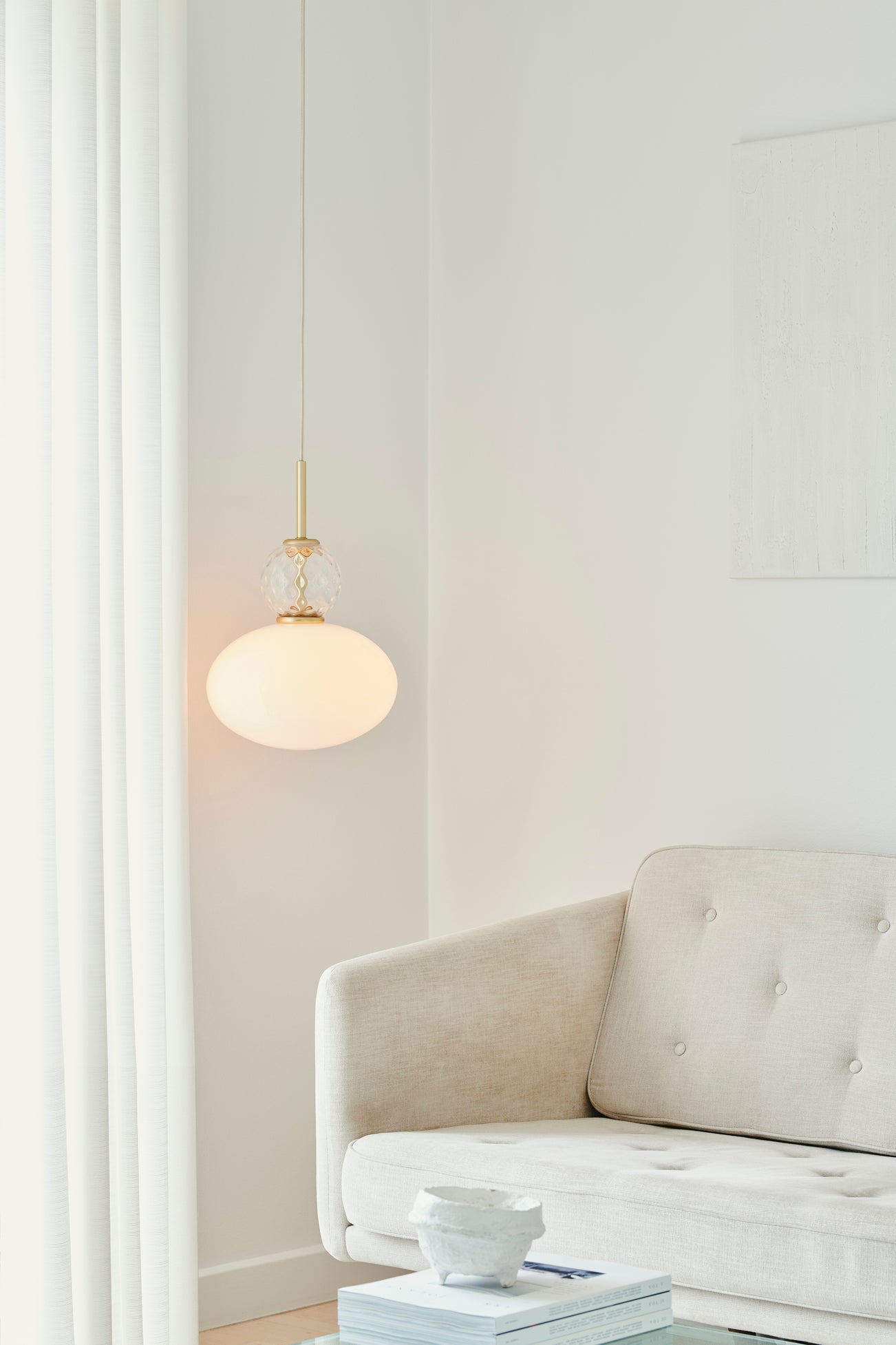 Závesná lampa RIZZATTO 32 mosadzná s opálovým sklom