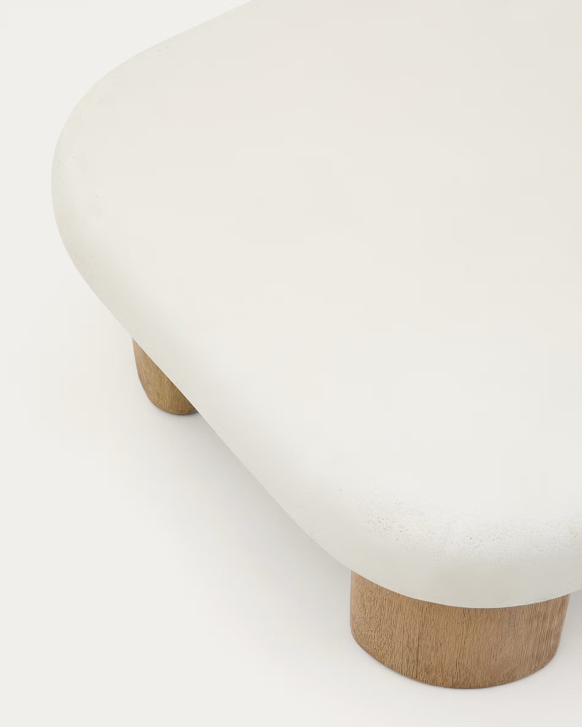 Záhradný konferenčný stolík LABRA z cementu a akáciového dreva