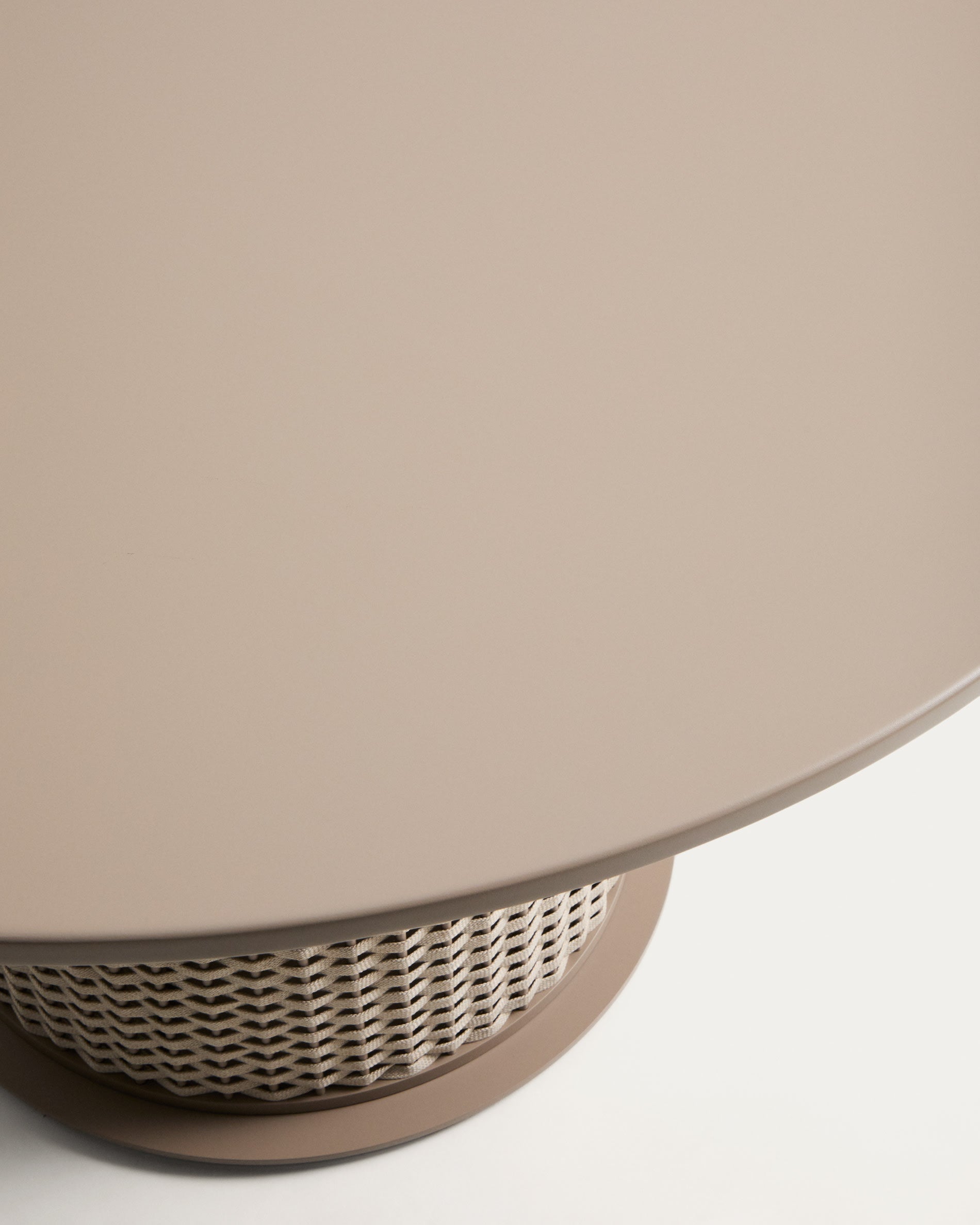 SEDALIS taupe round garden table