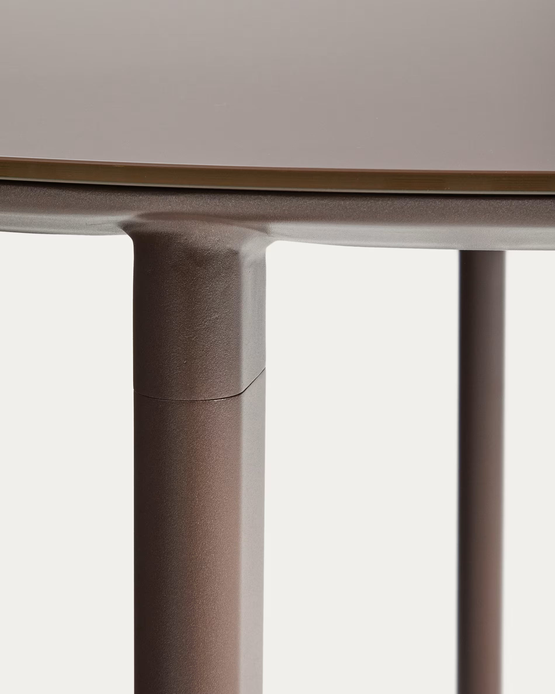 Brown ERICE Round Garden Table
