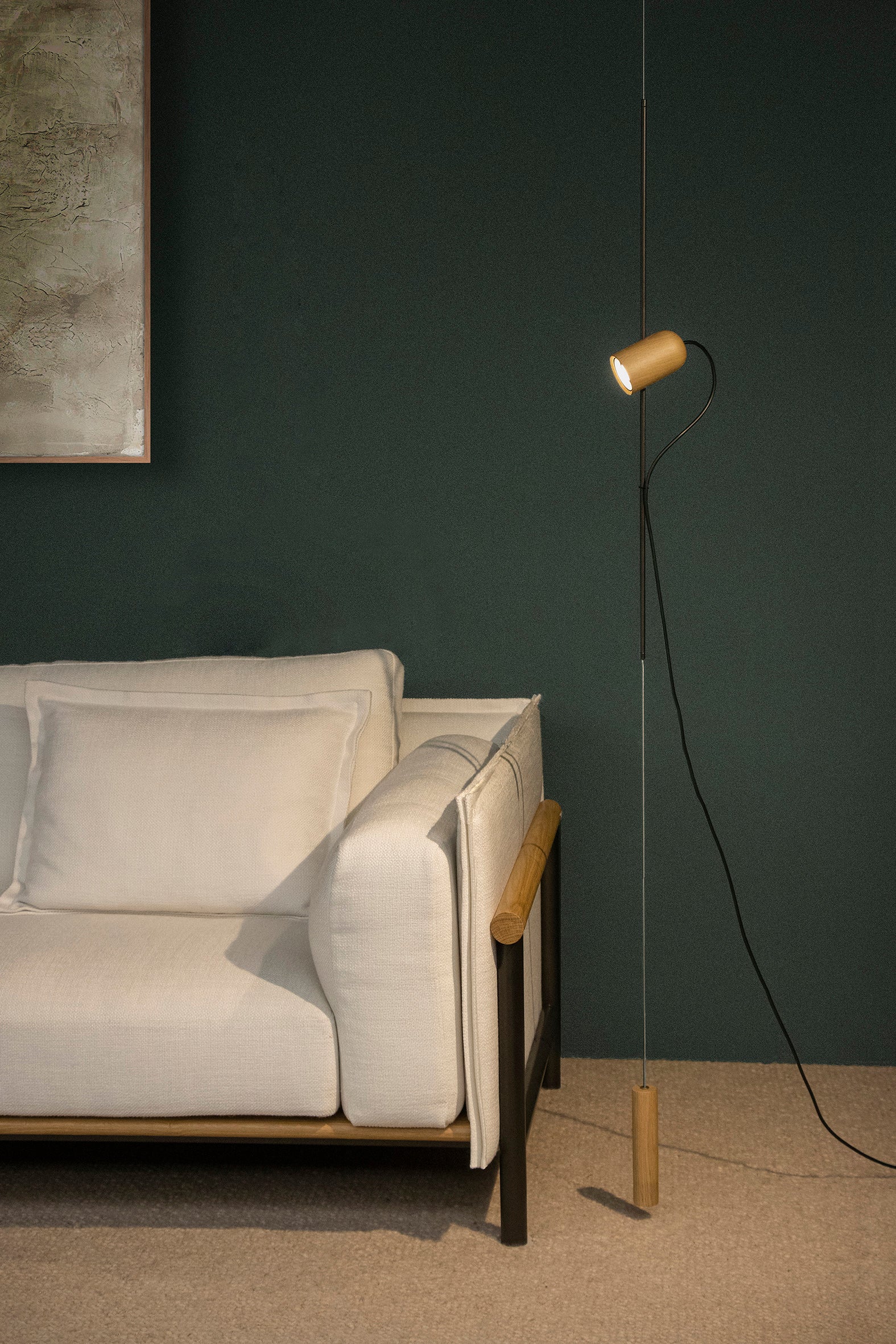 Závesná lampa ONFA z dubového dreva s grafitovým povrchom