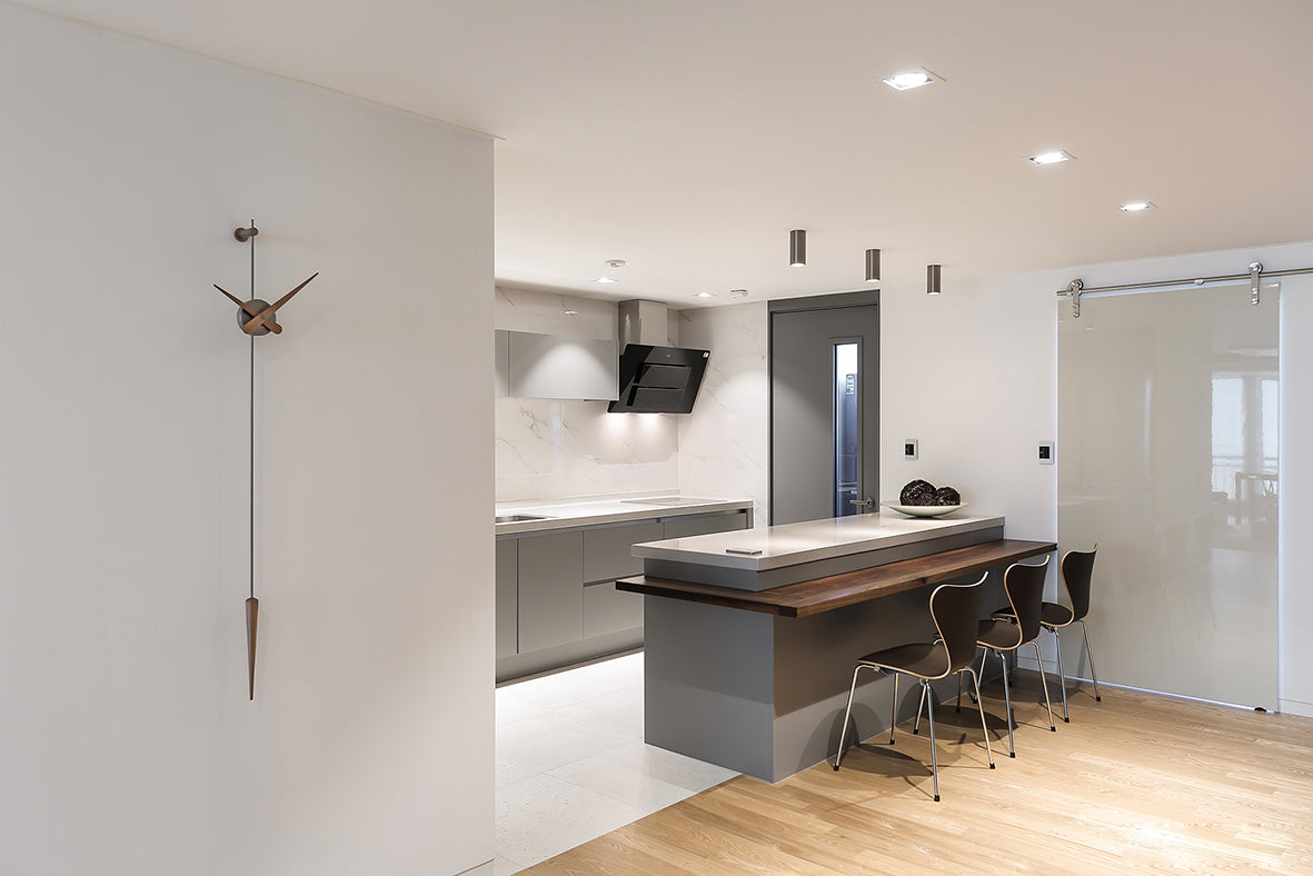 PUNTO Y COMA wall clock walnut wood with graphite