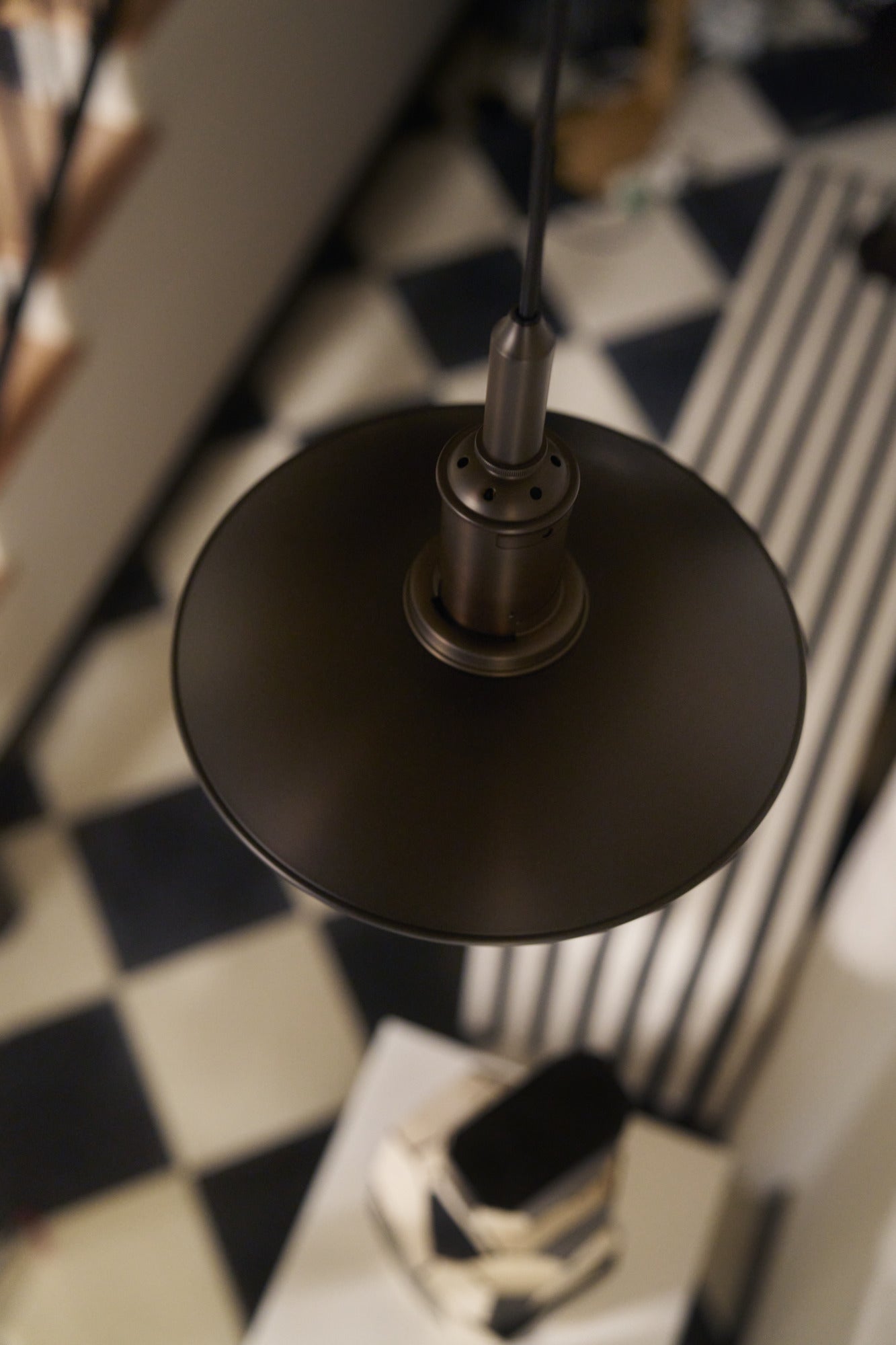 Závesná lampa PH 3/3 biela s čiernym matným povrchom