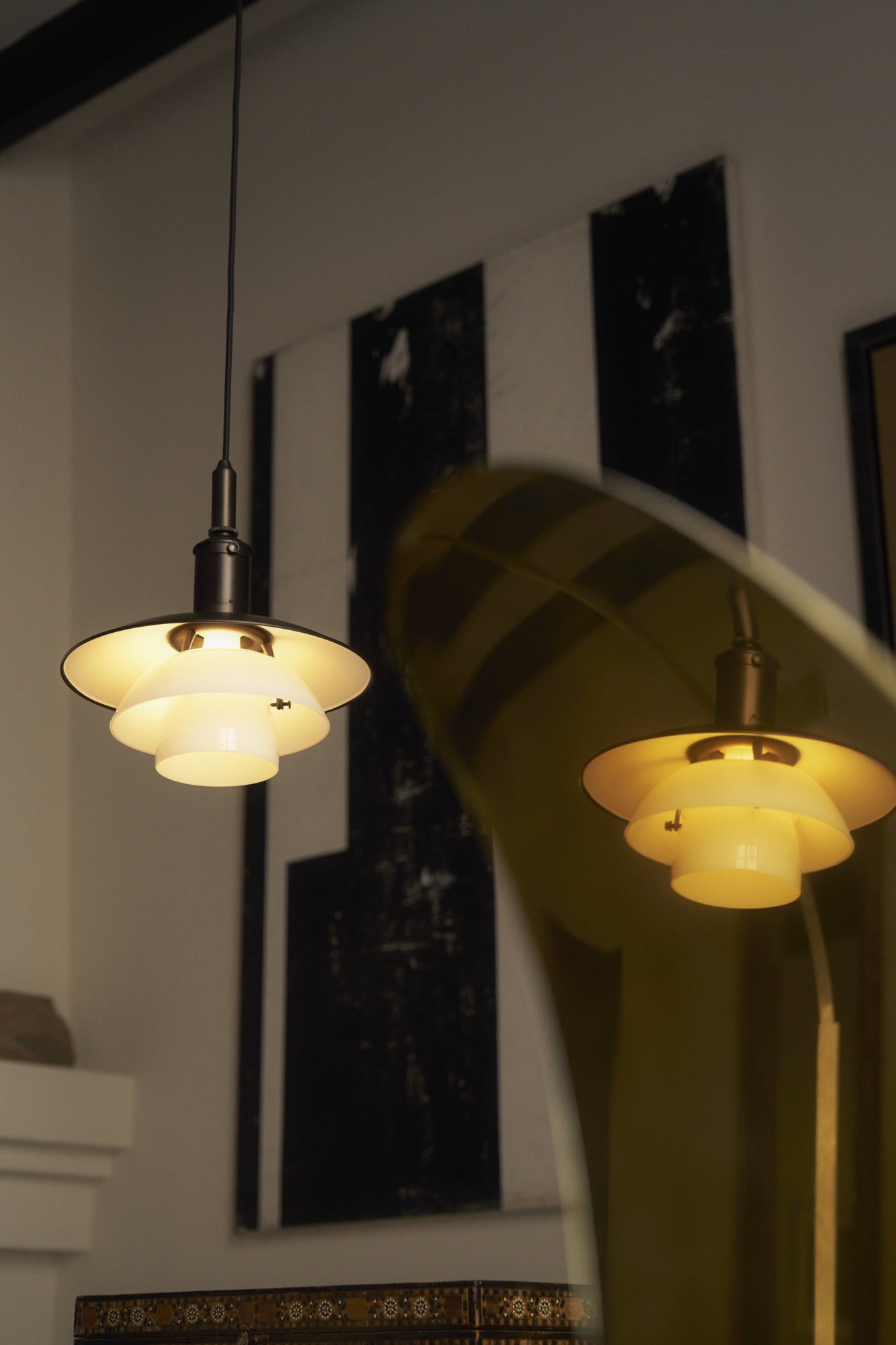 Závesná lampa PH 3/3 biela s čiernym matným povrchom