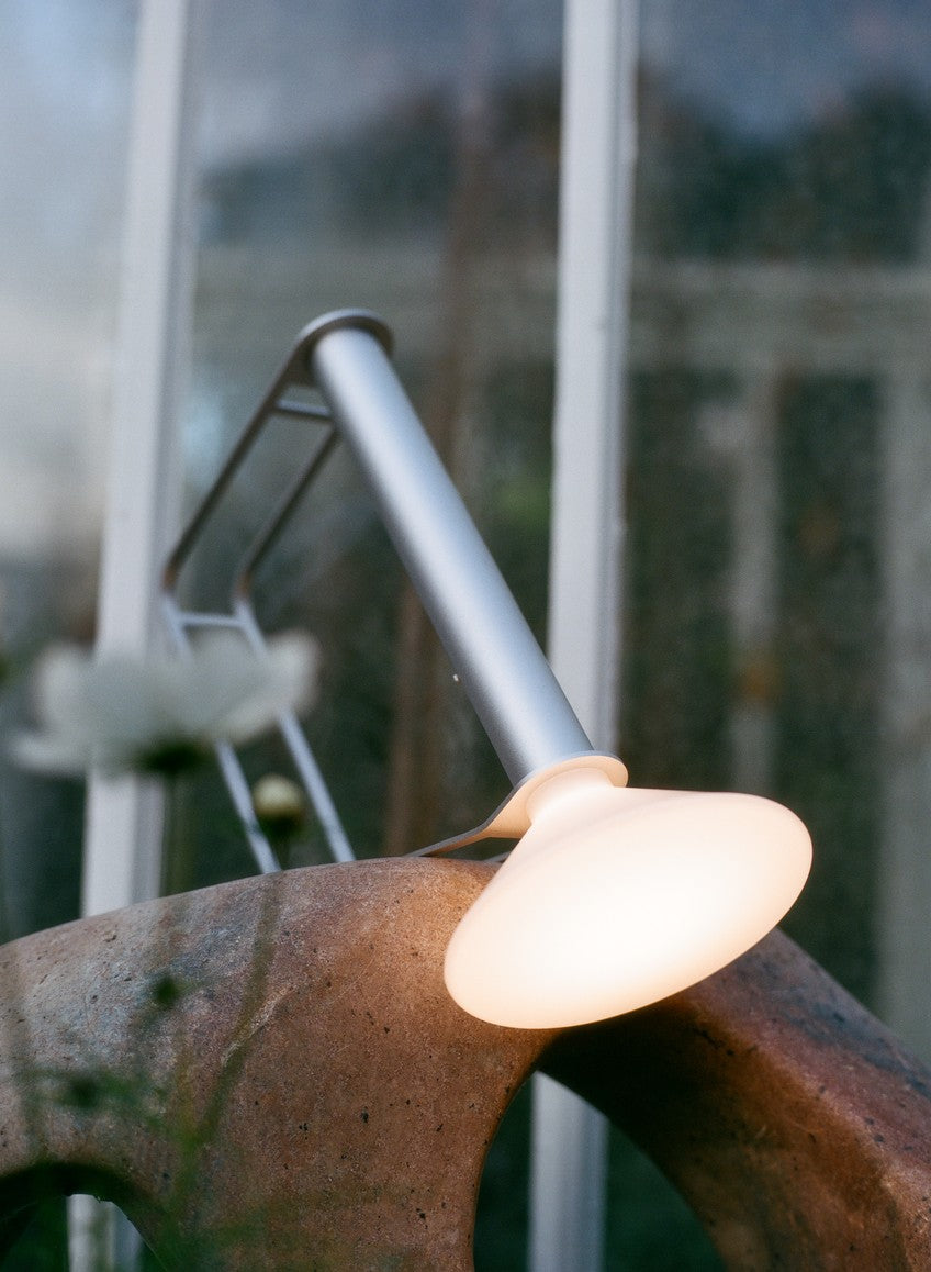 Prenosná vonkajšia lampa PITON strieborná