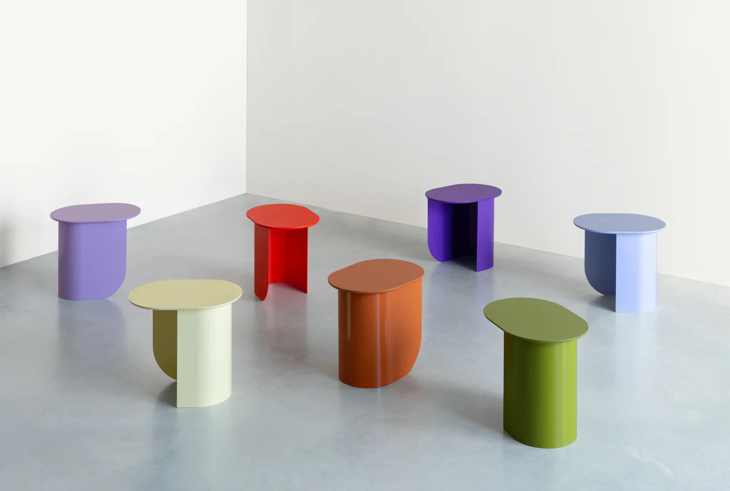 Bočný stolík PLATEAU kobaltový