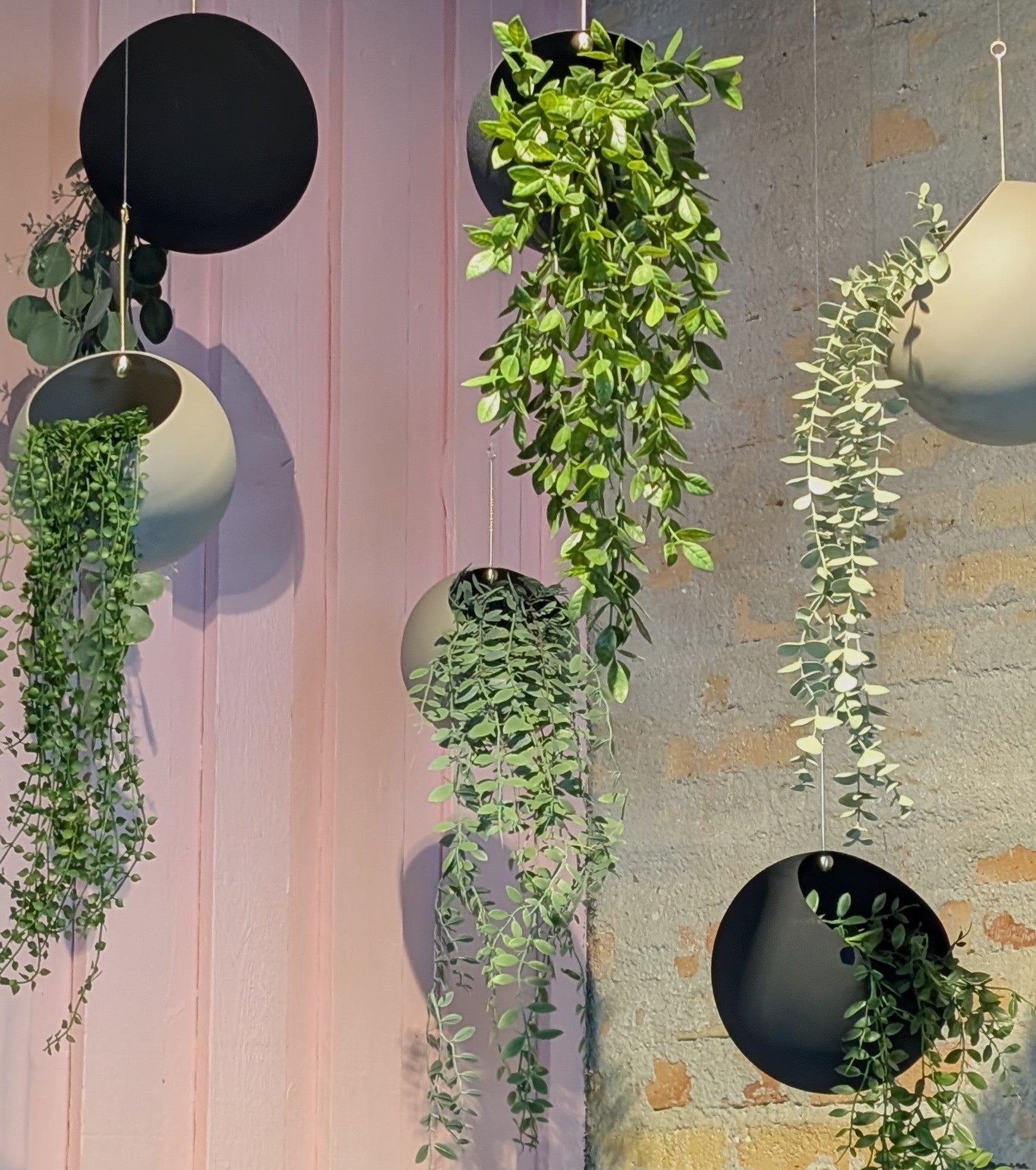 Závesná nádoba GLOBE tehlová