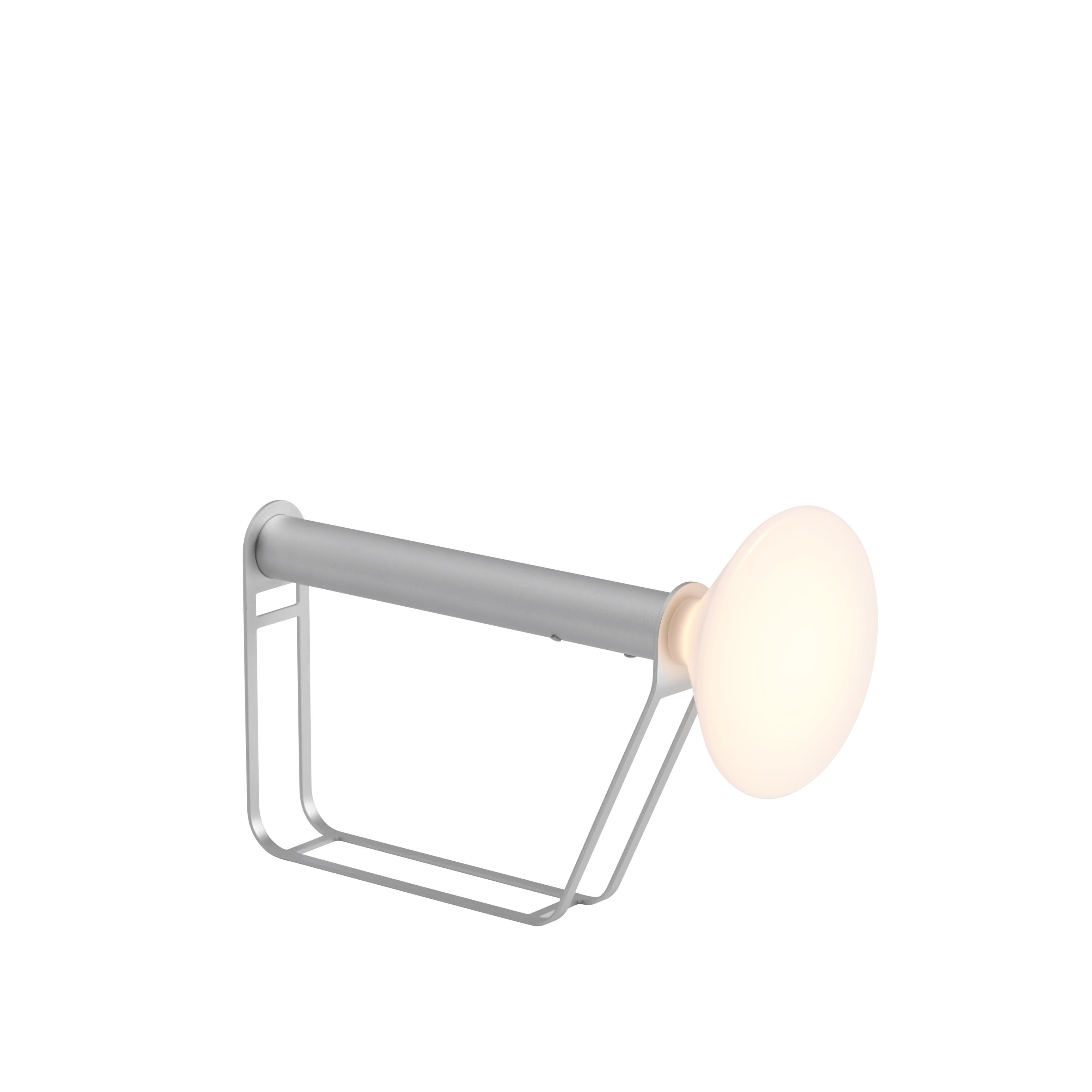 Prenosná vonkajšia lampa PITON strieborná