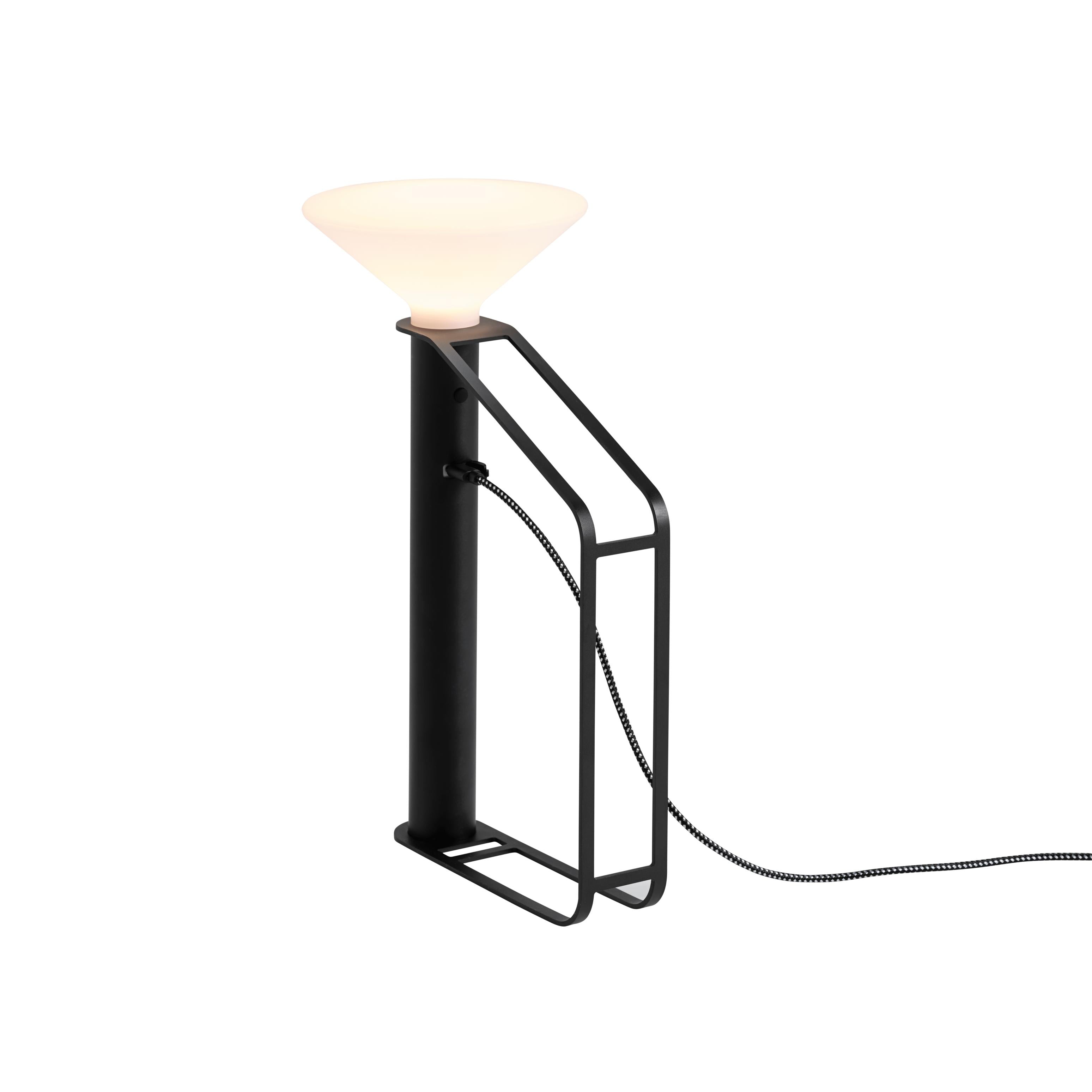 Prenosná vonkajšia lampa PITON čierna