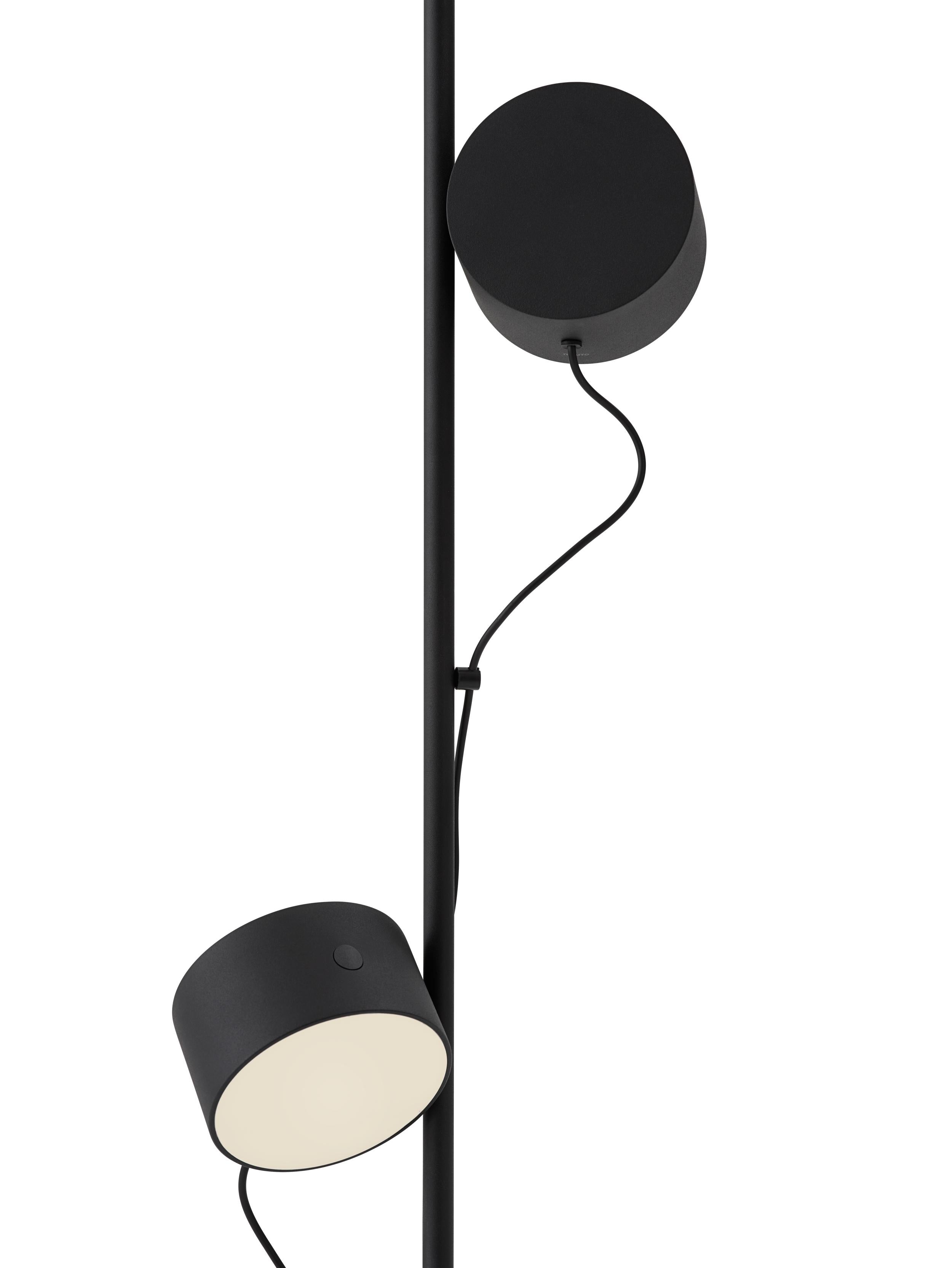 Podlahová lampa POST čierna