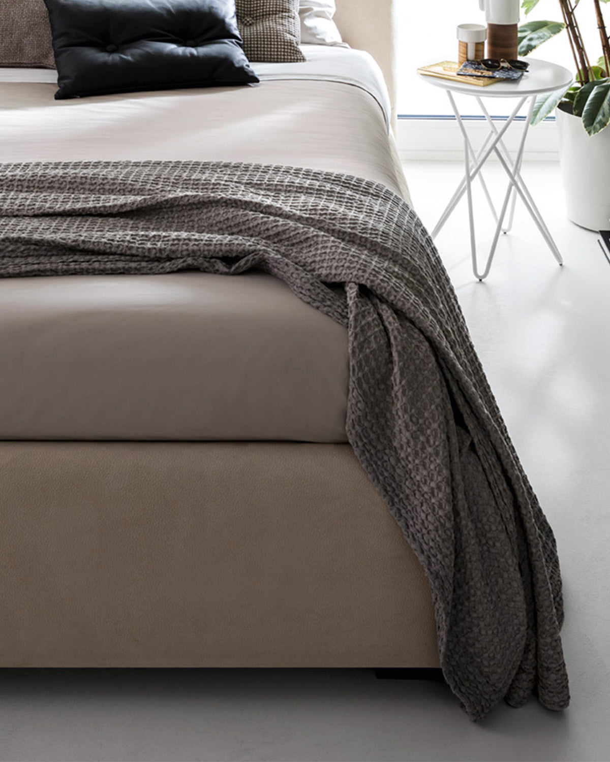 PRIMAVERA taupe bedspread